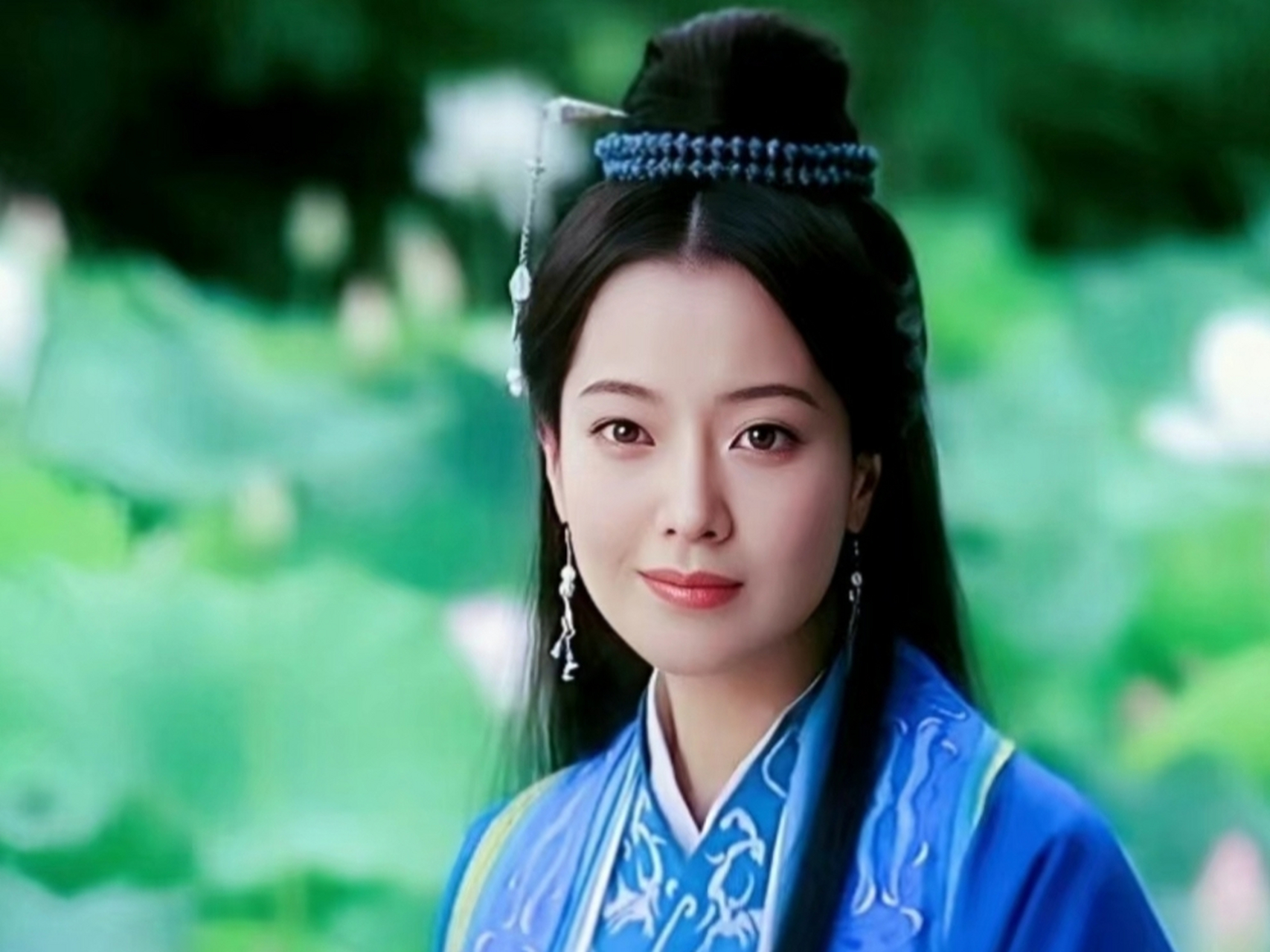 一个明艳大气,一眼万年 一个冰清玉洁,温婉可人 两版玉漱公主你最喜欢