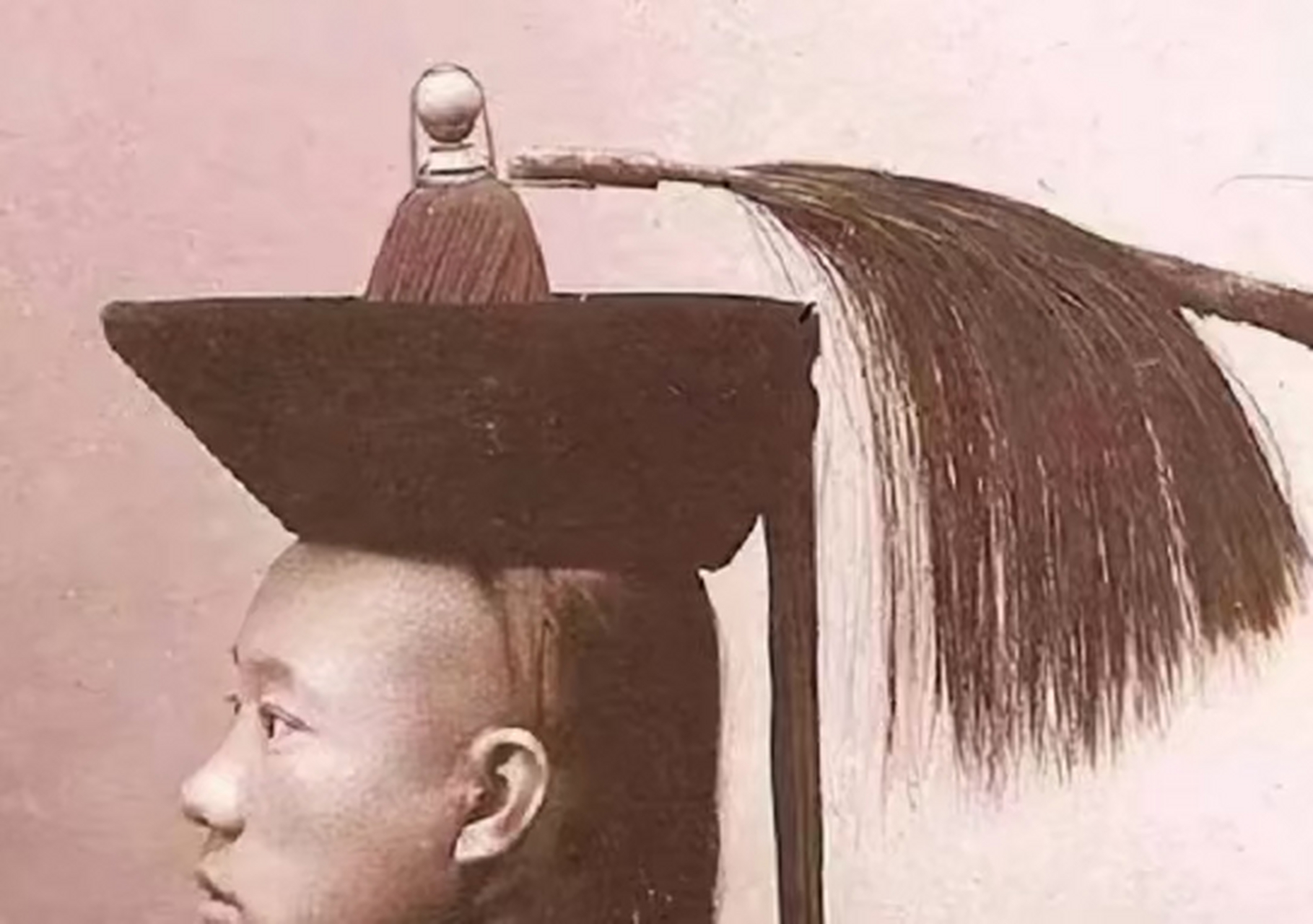 不要被电视剧骗了,这才是清朝真正的发型