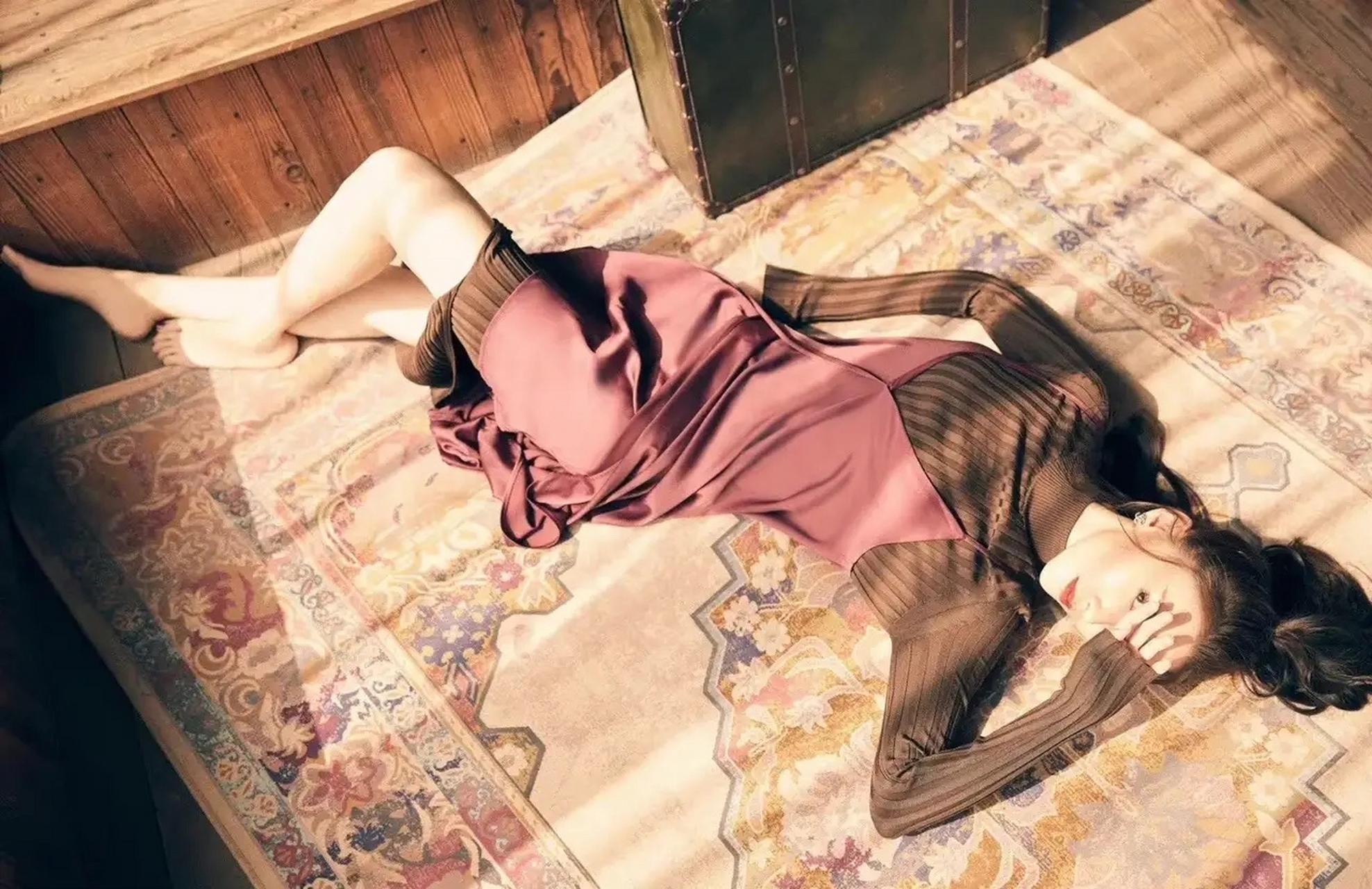 马秋子 ,灰色长裙,大长腿迷人#时尚