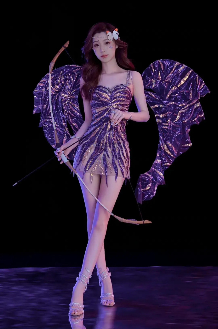 费费,美女主持人,性感射手#时尚