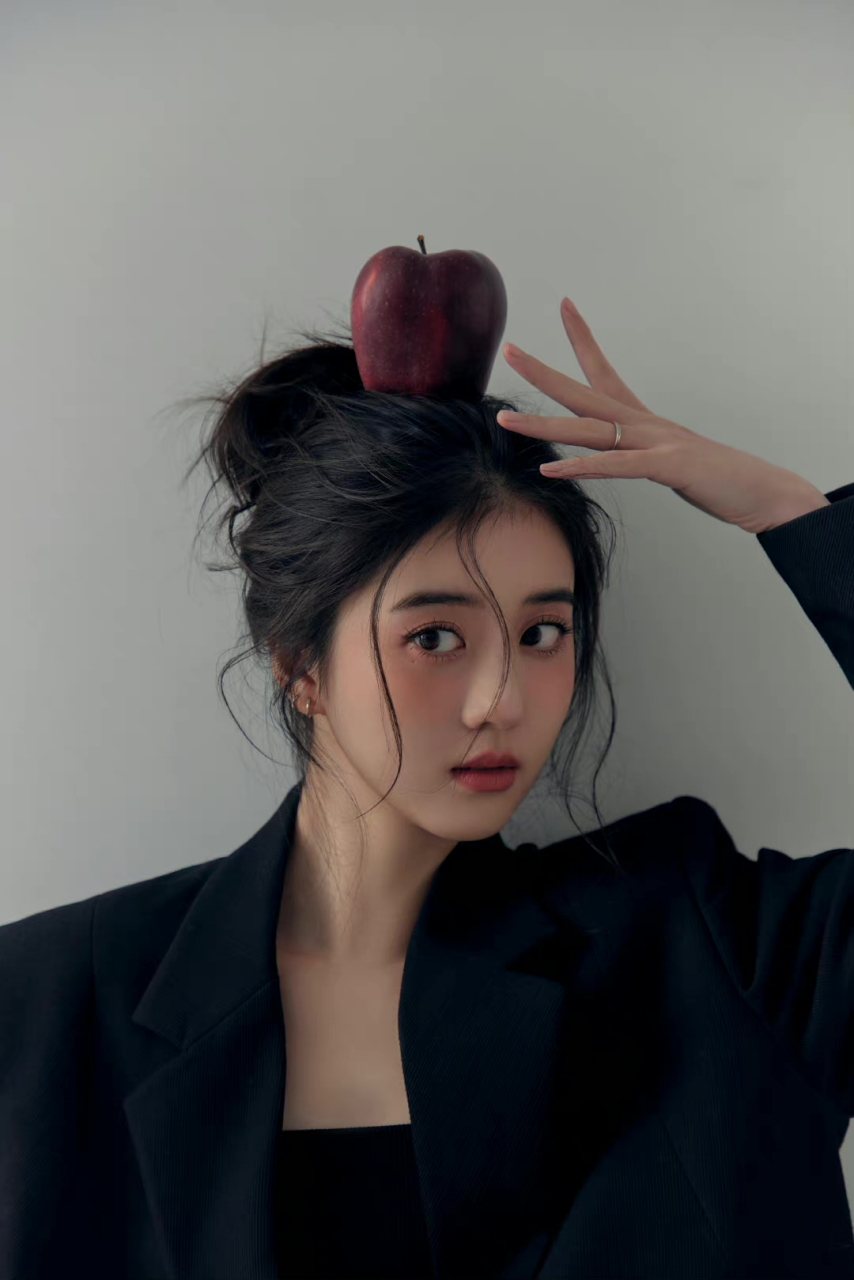 李凯馨,红袜子与红苹果#娱乐八卦站