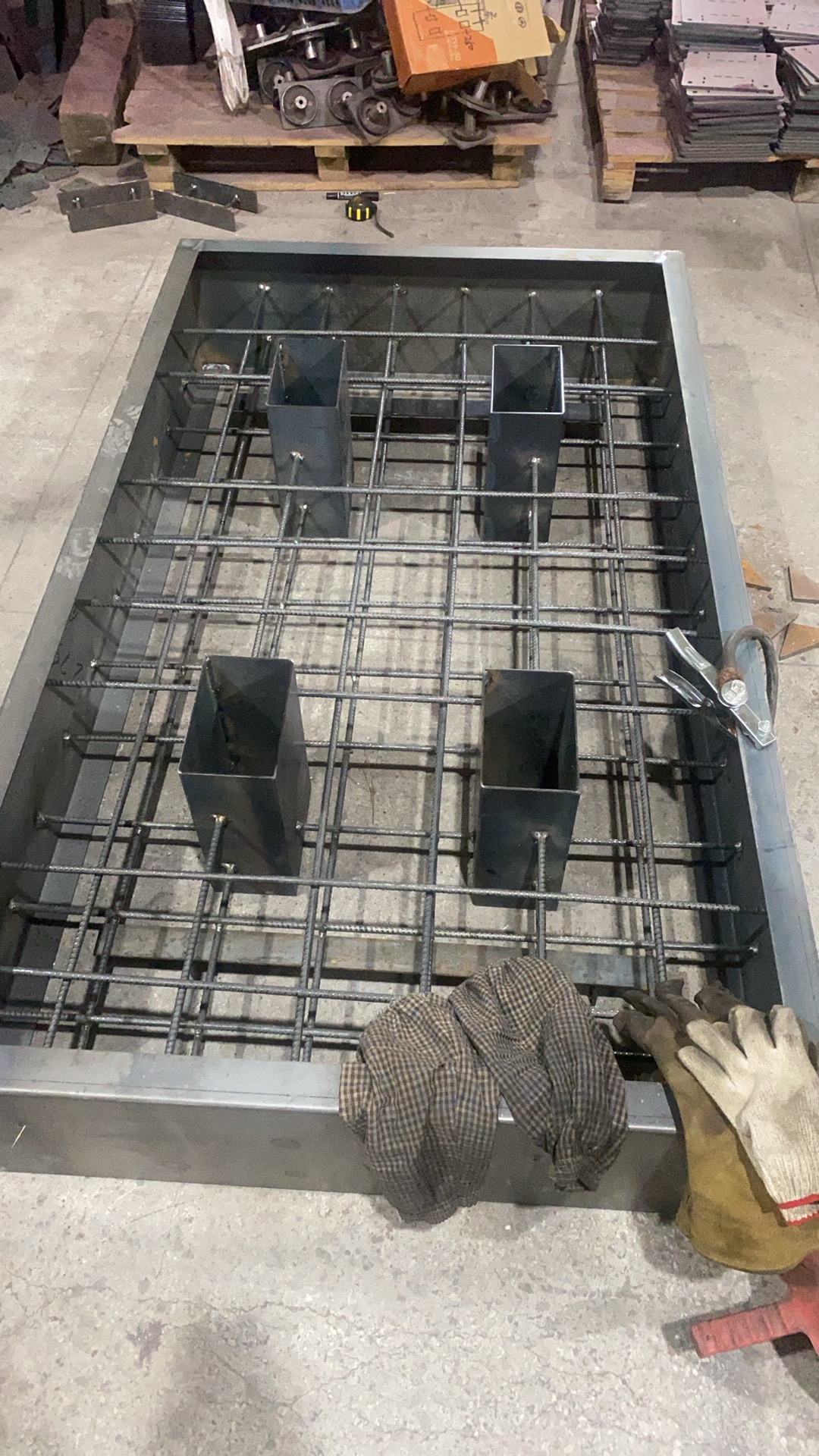 水泵减震台座泵底座设备减震基础的做法机泵防漏底座泵安装底水泥座