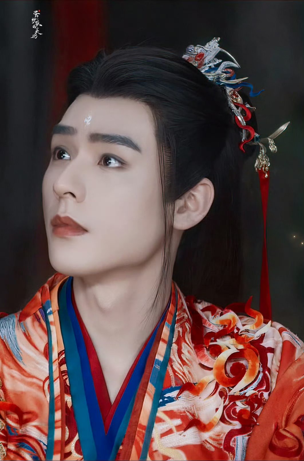 一身清贵,满目芳华,惊鸿若雪,一眼万年～@龚俊