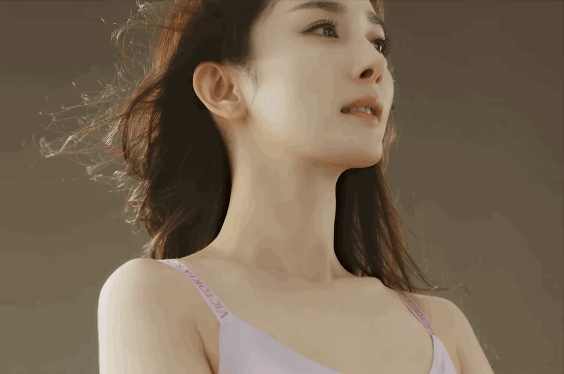 杨幂内衣广告动图