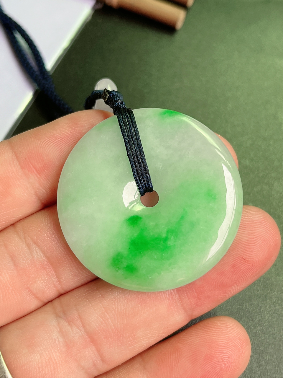 飘绿翡翠平安扣吊坠挂件 厚装饱满 预意好