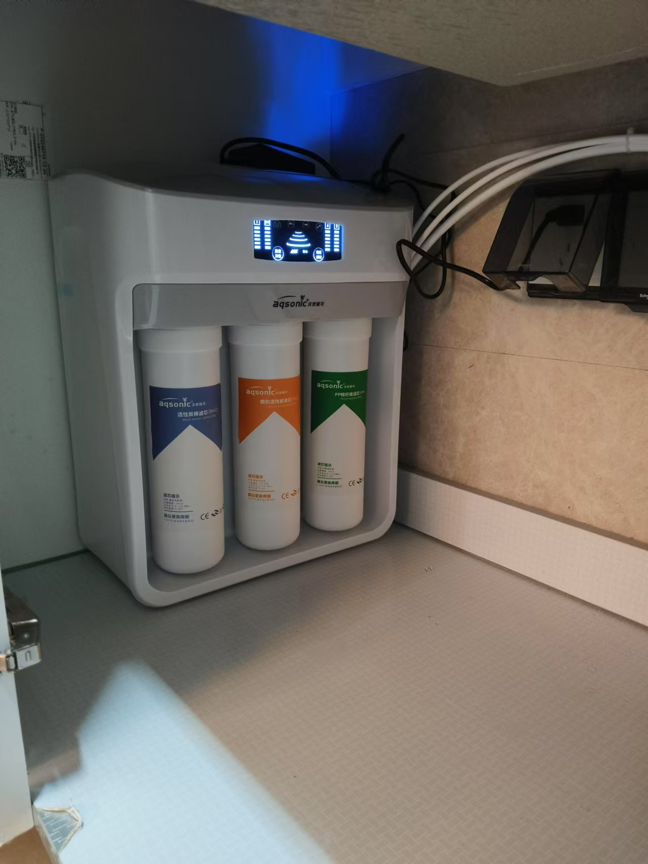 我们用心做好服务,凡我司净水器均提供六年超长质保