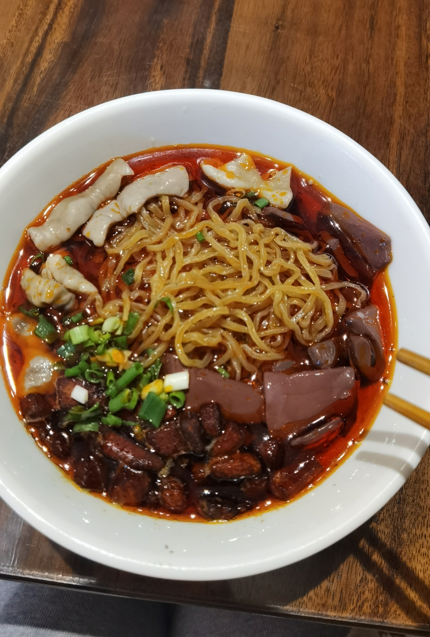 贵阳美食千千万,肠旺面当属早餐担当!