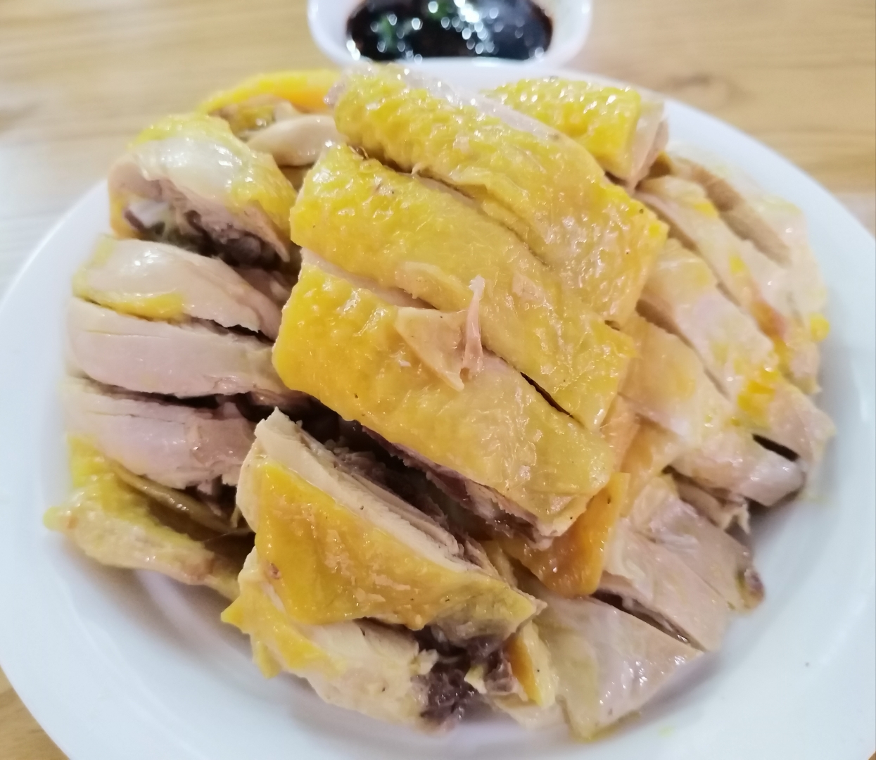 "三黄鸡",是原产于上海浦东地区的一个鸡的品种