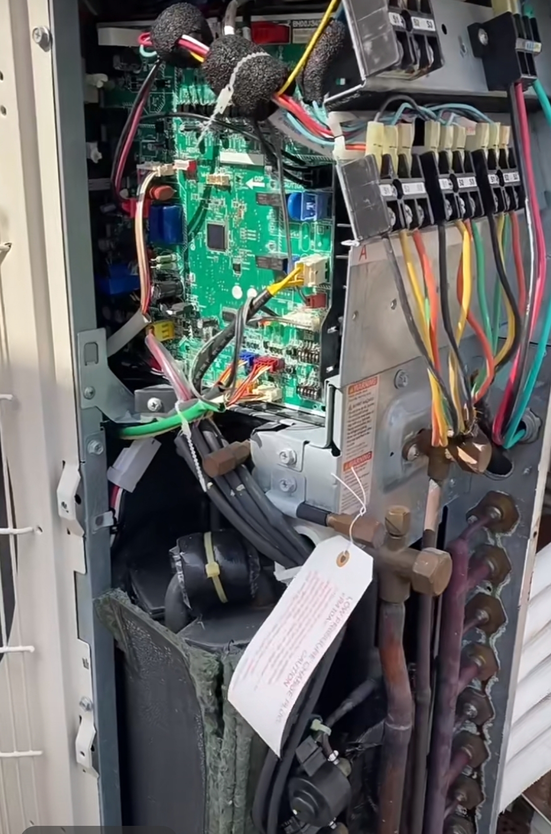 海尔日立三菱大金约克特灵中央空调  常见的空调维修项目包括以下方面