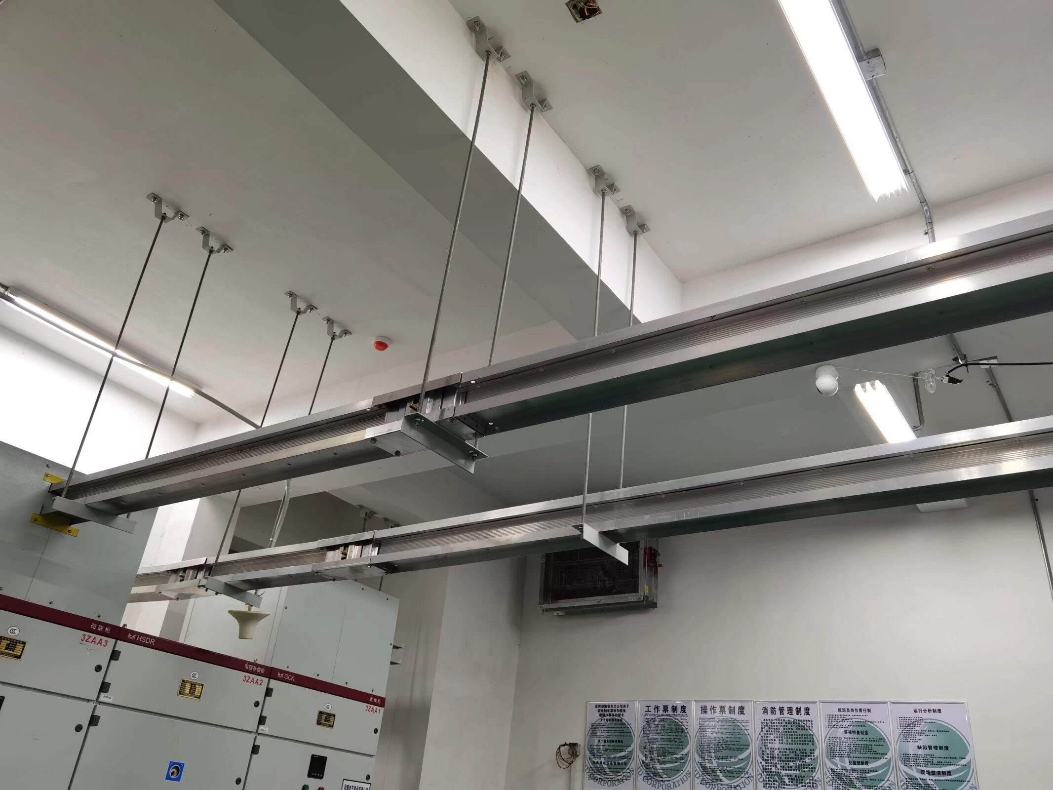 6种母线介绍「母线槽和管母介绍」 1,母线桥(空气型母线):用于380v