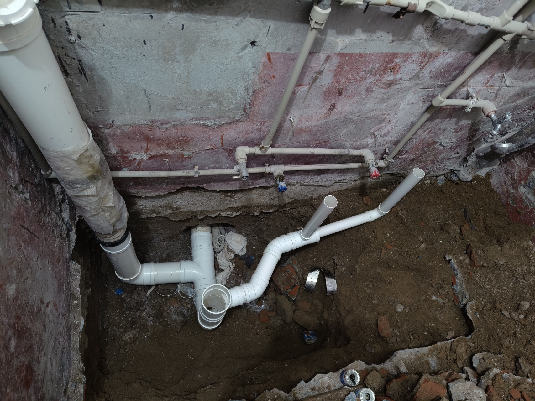 郑州金水区老房装修改造,一楼卫生间下水管道改造…[给力]