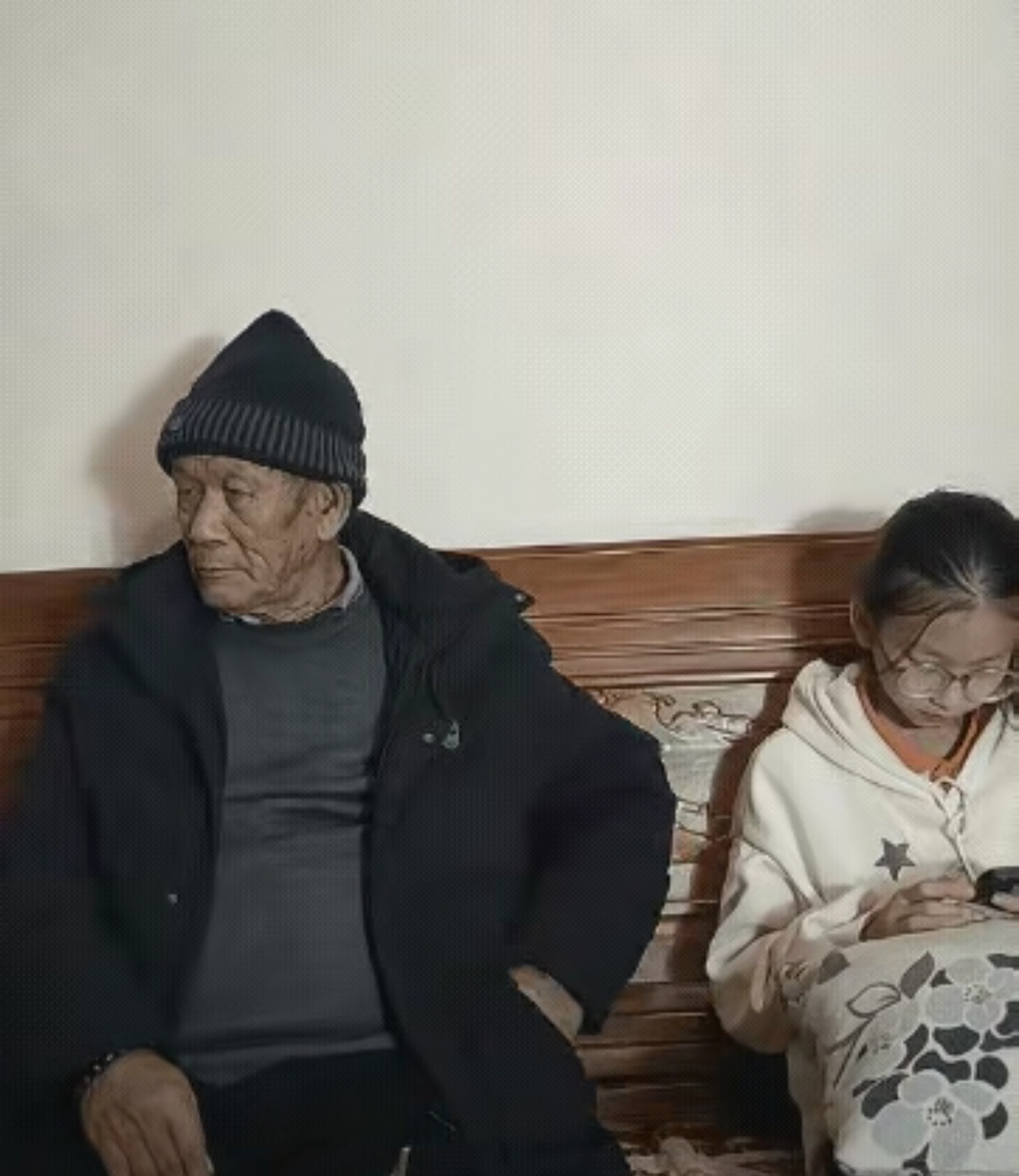 《爷爷和孙妇》完整视频
