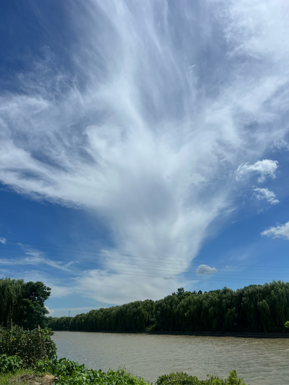 海边拾贝,蓝天白云,是大海的诗,是梦中的画卷.