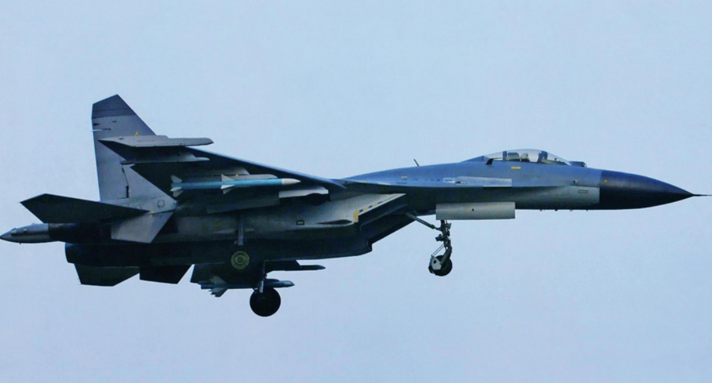 歼10和歼11,这类常规第三代战斗机,打f35一定会被碾压么?未必!