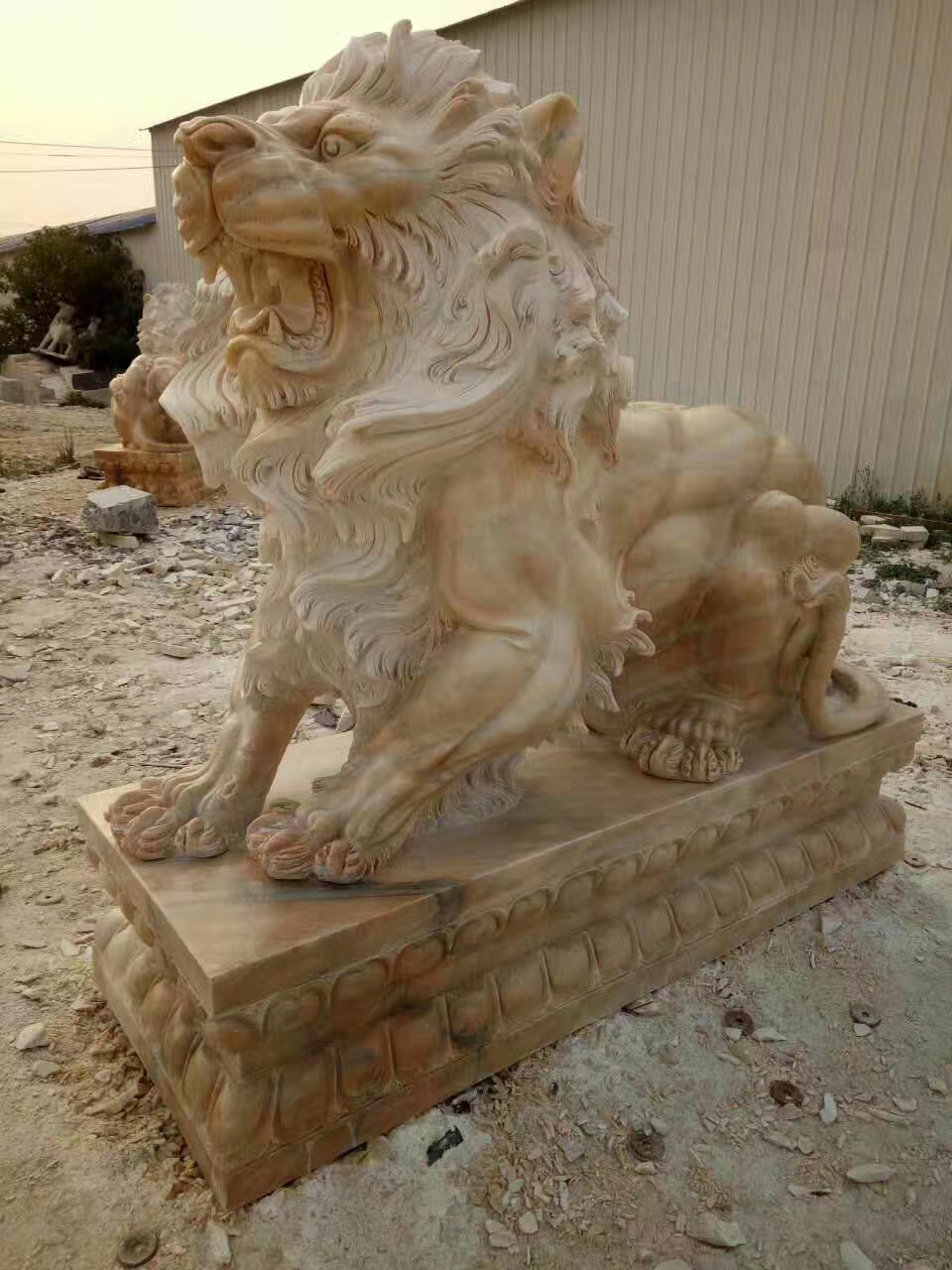 汉白玉狮子