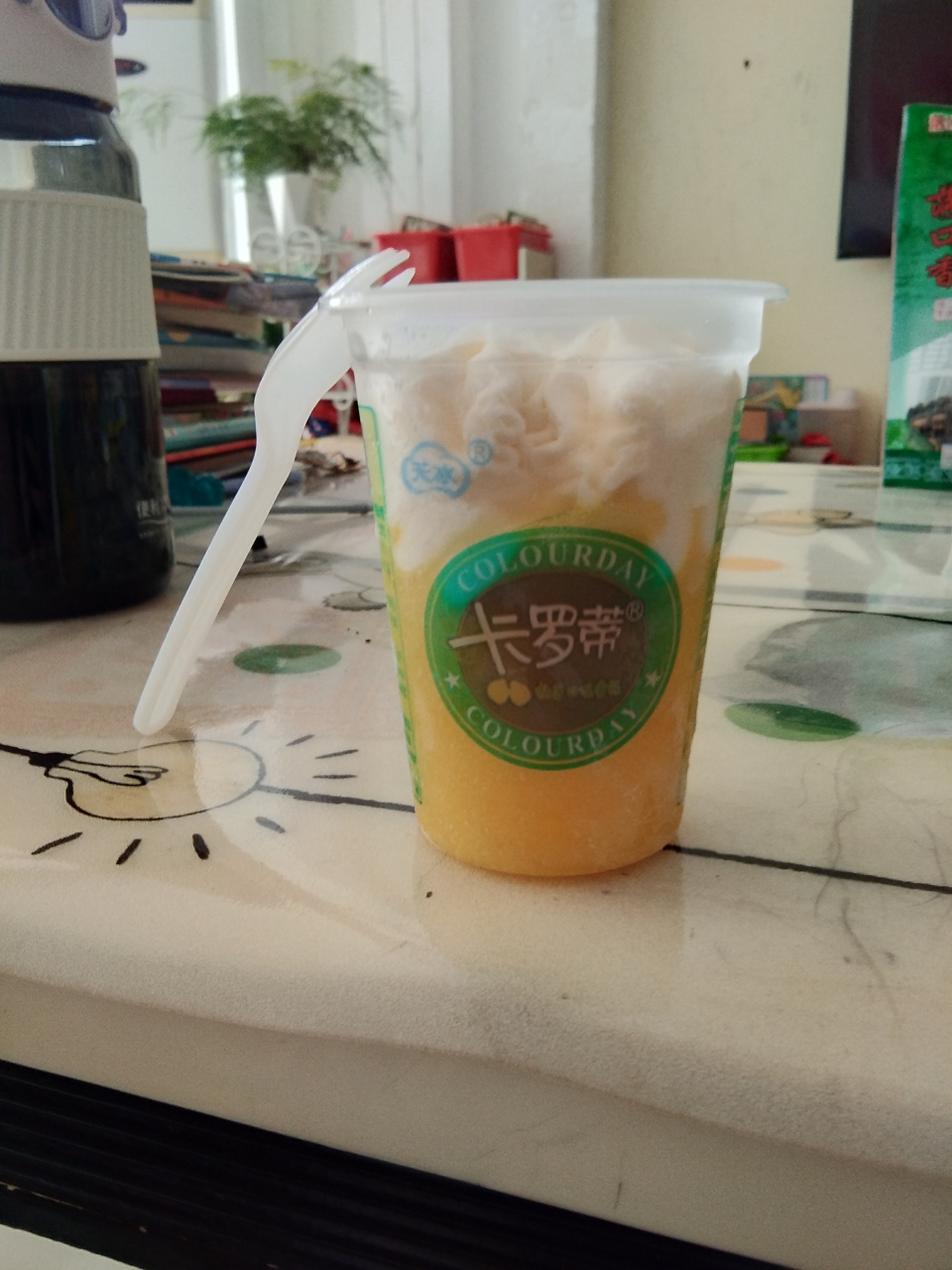 今天吃了一个天冰的卡罗蒂,葡萄味的 .