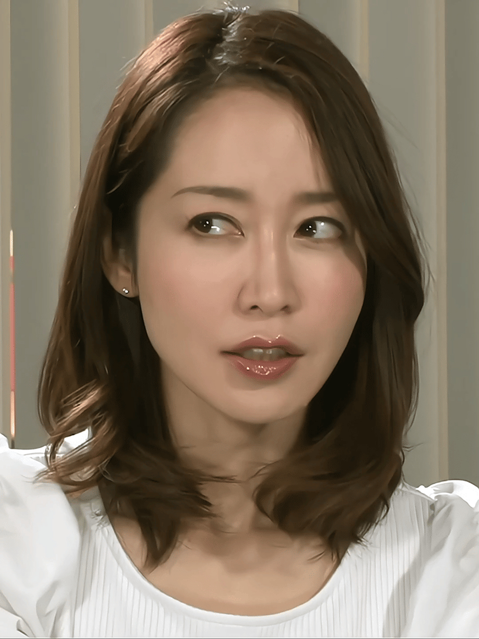 筱田优有一张长不算漂亮 但耐看的脸