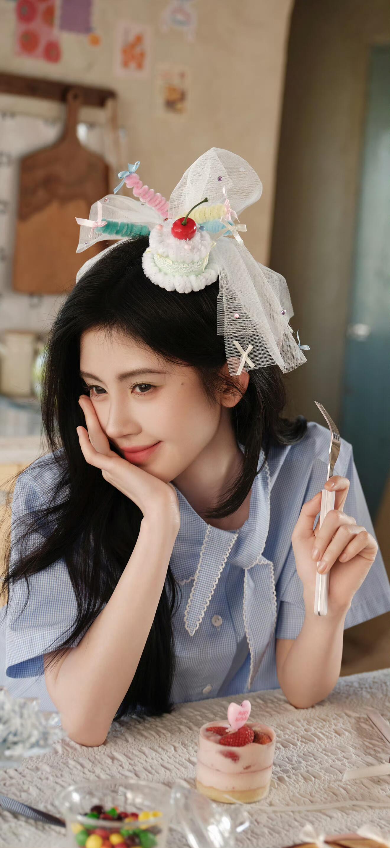 宝藏女孩,鞠婧祎生日写真,少女感满满～#鞠婧祎##全民夏日派对