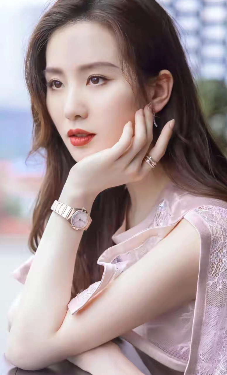 拥有淳朴和真诚的人,内心善良,举止温柔,他们举手投
