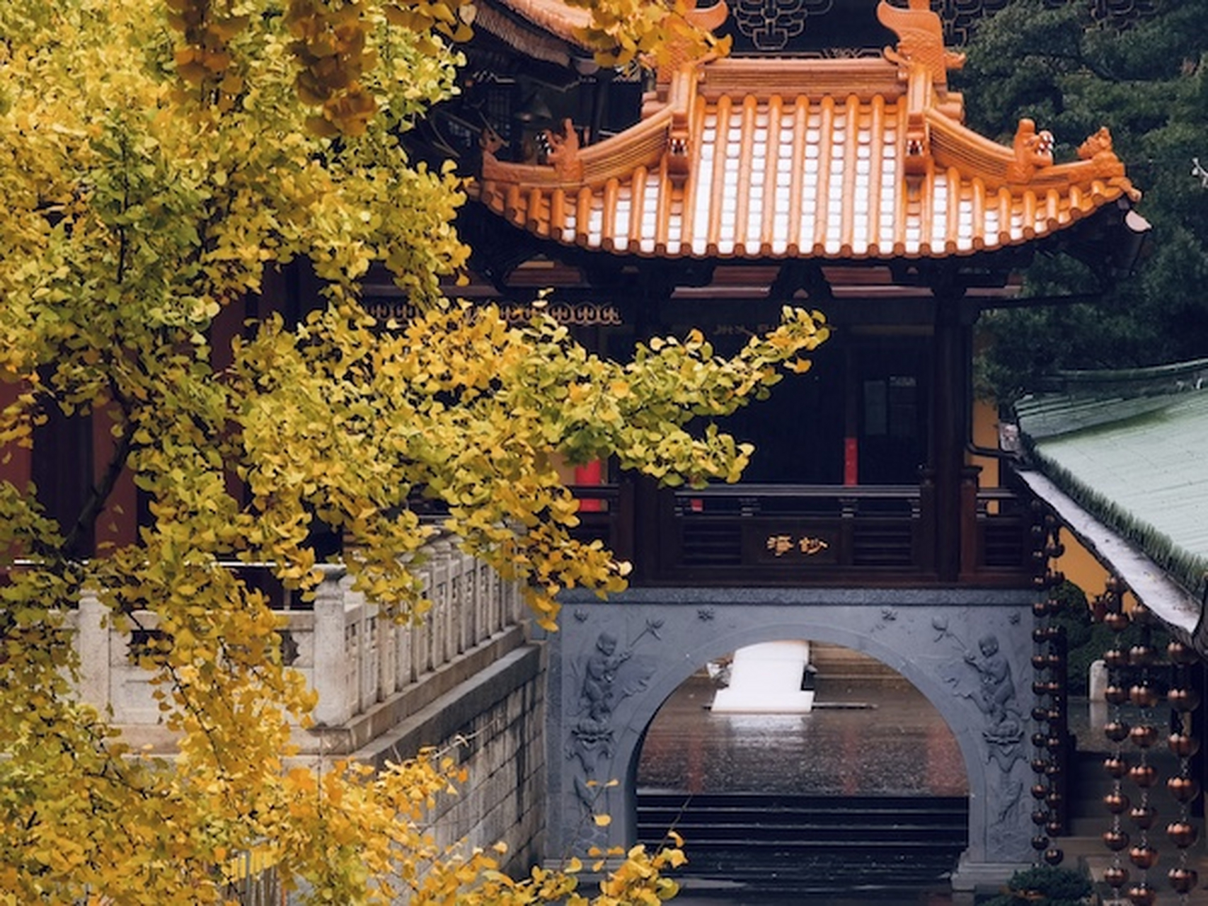 江西九江庐山东林寺江西九江庐山东林寺,这座寺庙位于庐山的北麓,具体
