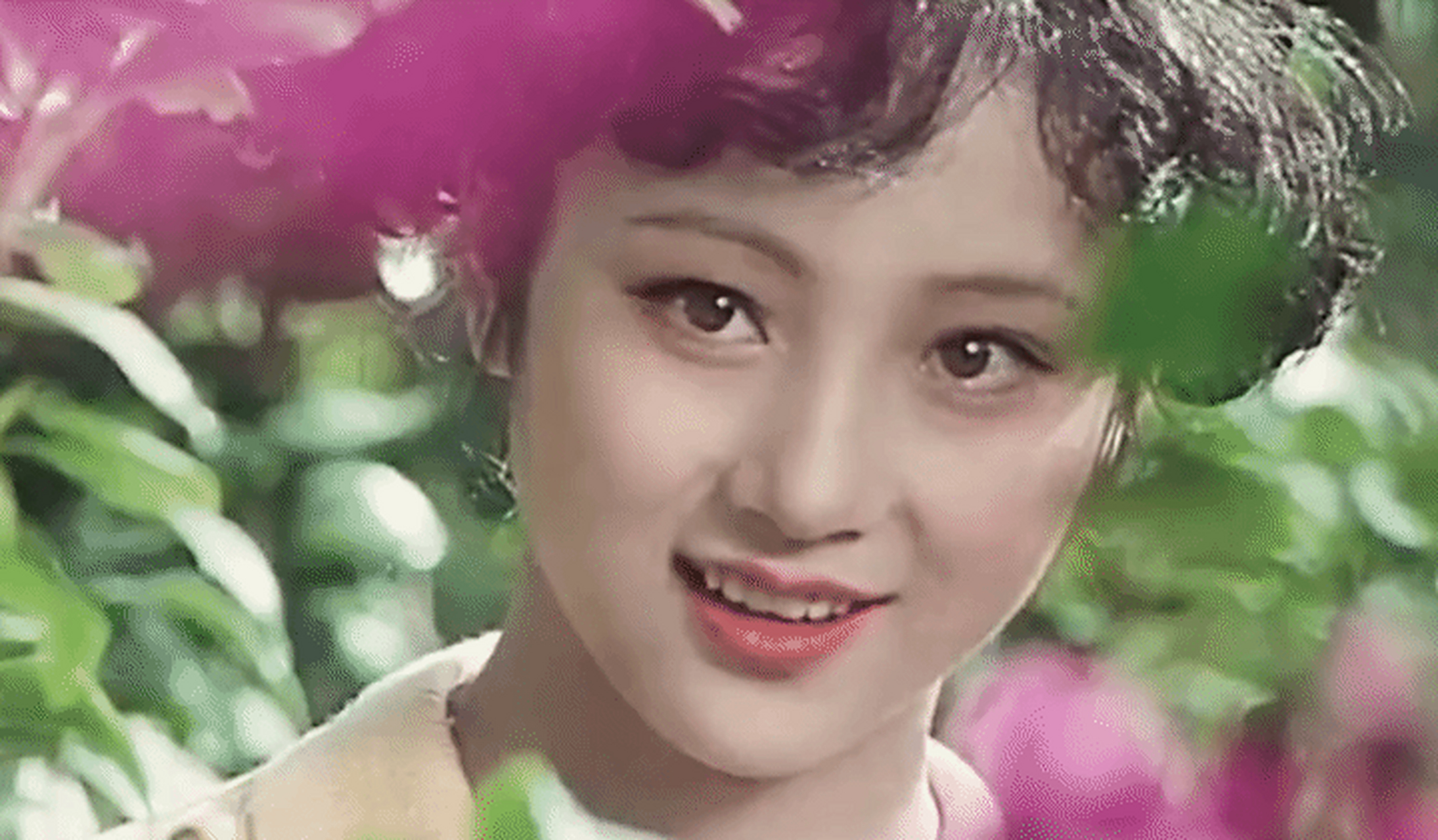 被好几位朋友怼了,说我写文章夸董智芝"惊为天人",能演西施,也能演林