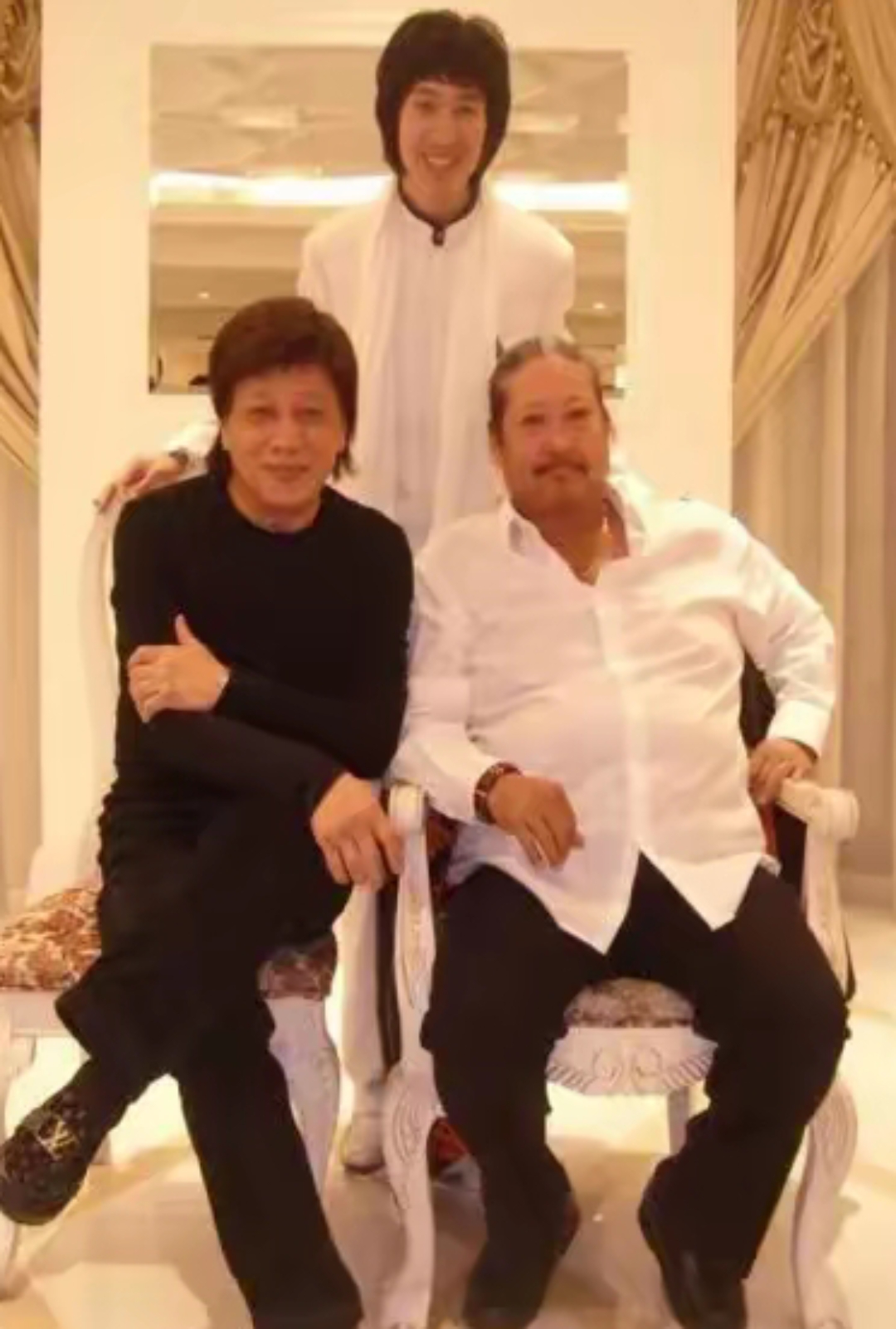 演员,洪金宝说,我拍电影几十年总结出来功夫片里的武术套路,包括武打