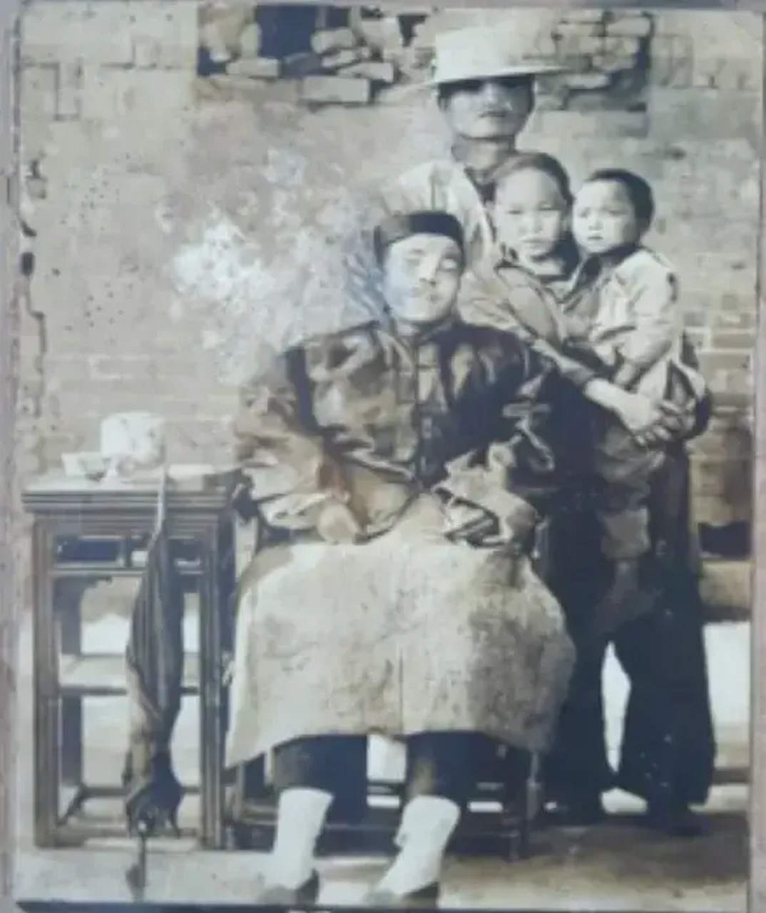 温济厚,1903年生,陕西省渭南市华州区人.