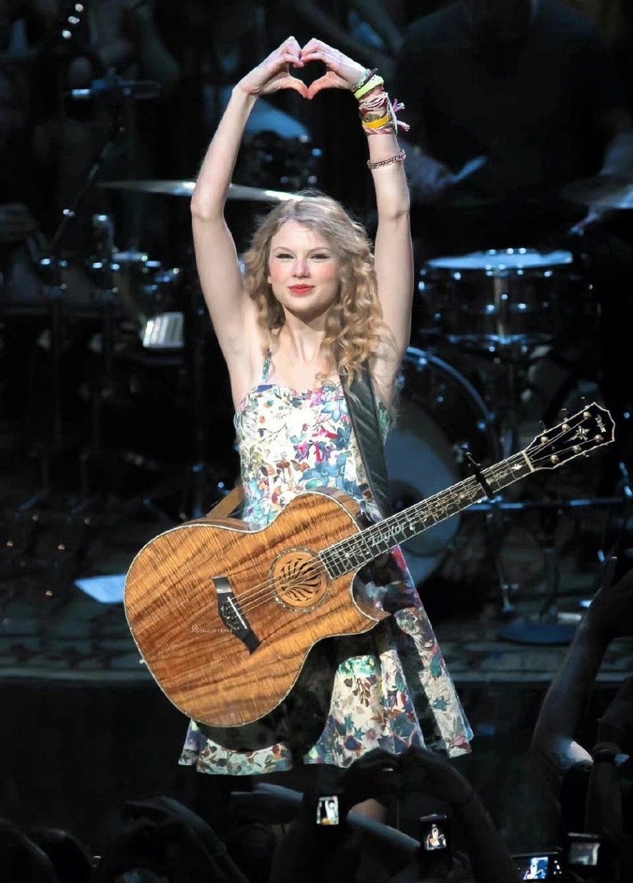 霉霉# #taylorswift# 为工作人员发放超5500万美元奖金…  上周霉霉