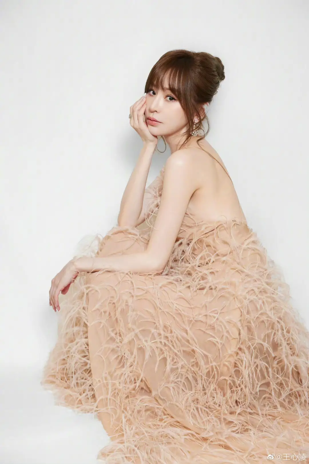 手术很顺利,王心凌很快就恢复了之前的状态,然后第一时间在账号发文