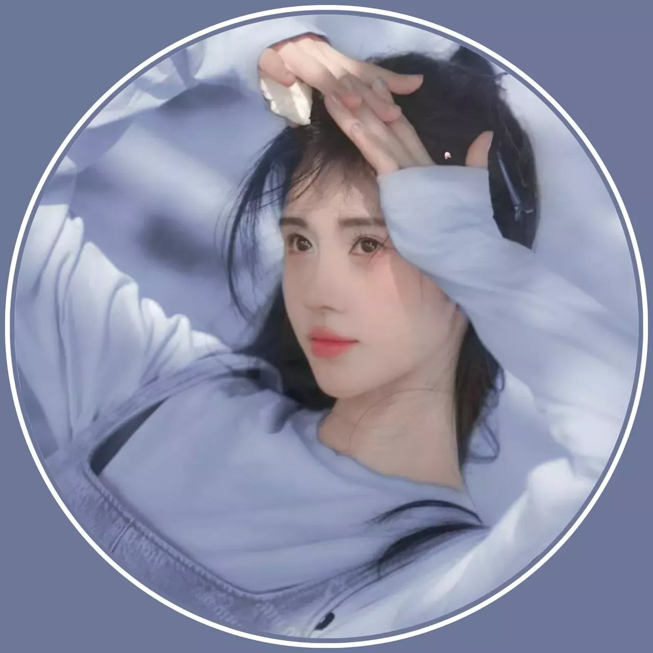 来分享鞠婧祎圆框头像和背景图啊