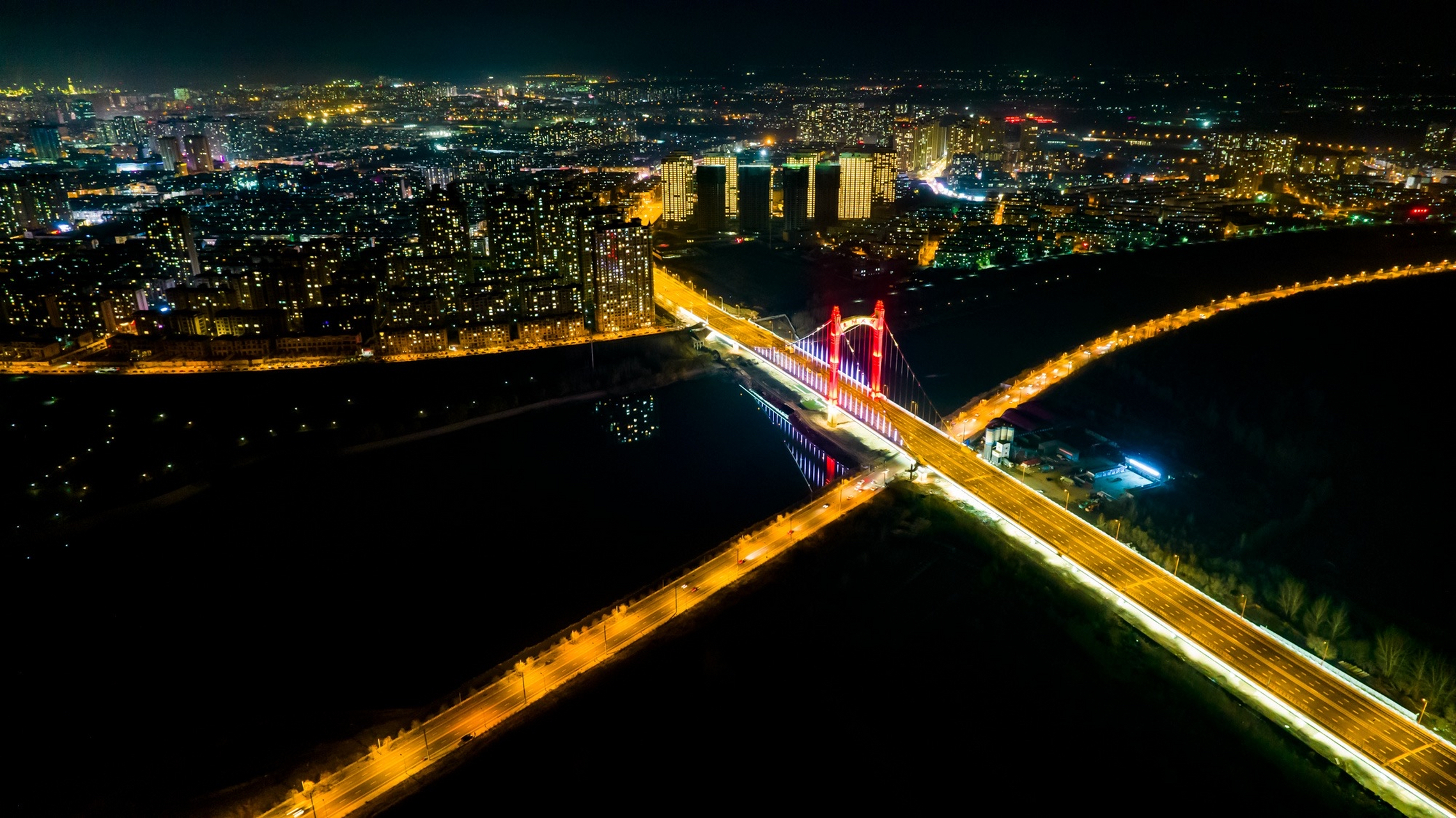 【最美辽宁】辽宁省锦州市:东湖大桥夜色 #美好辽宁欢迎您#  作者:张