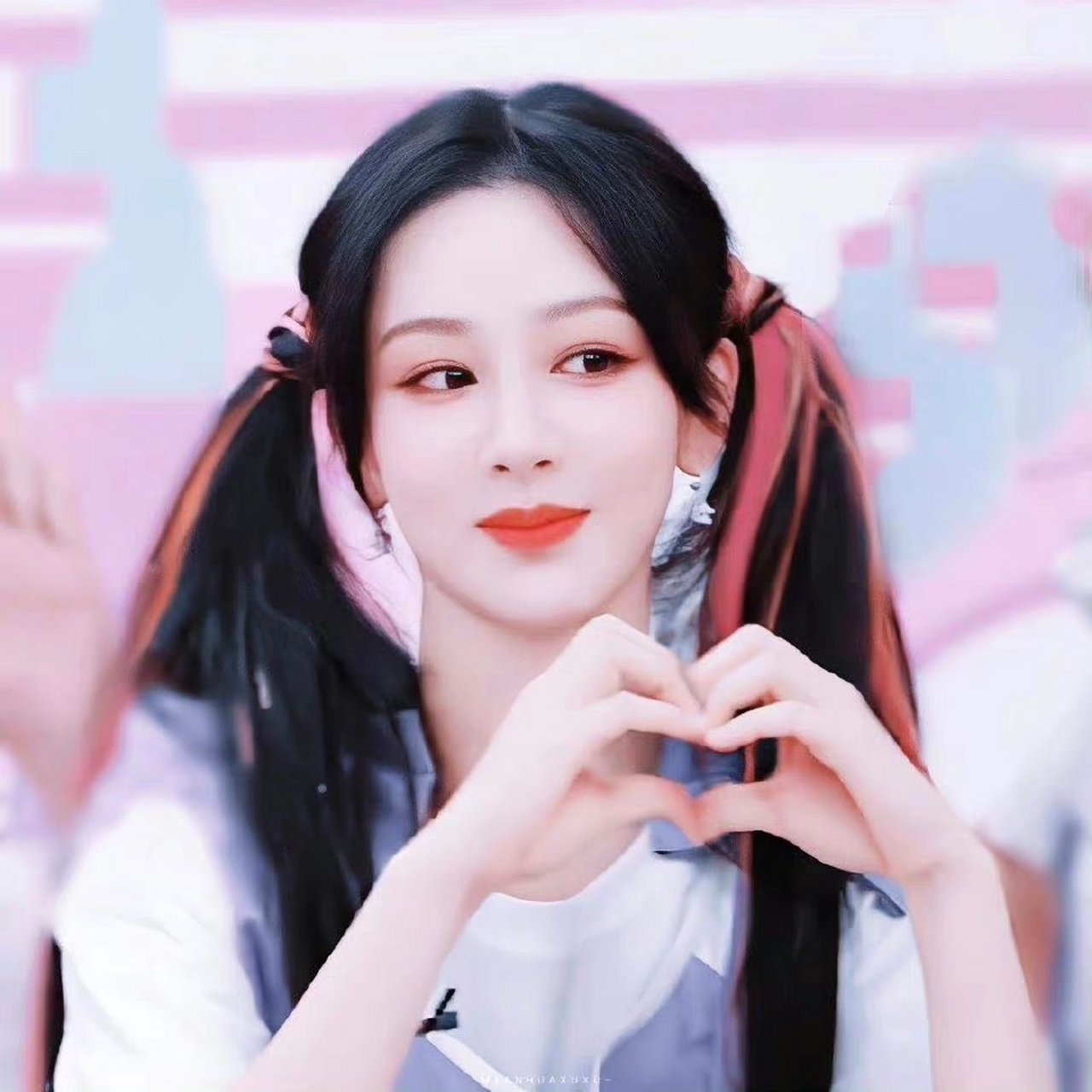 杨紫挑染双马尾# 不管啥发型都喜爱你[比心]