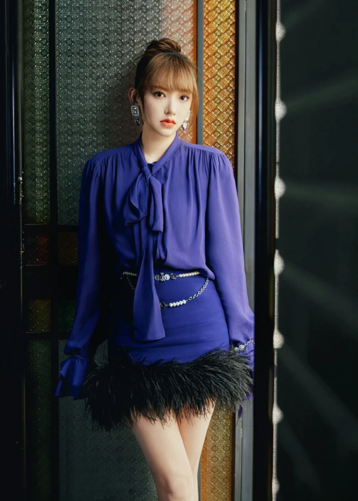 程潇蓝色毛边短裙#程潇