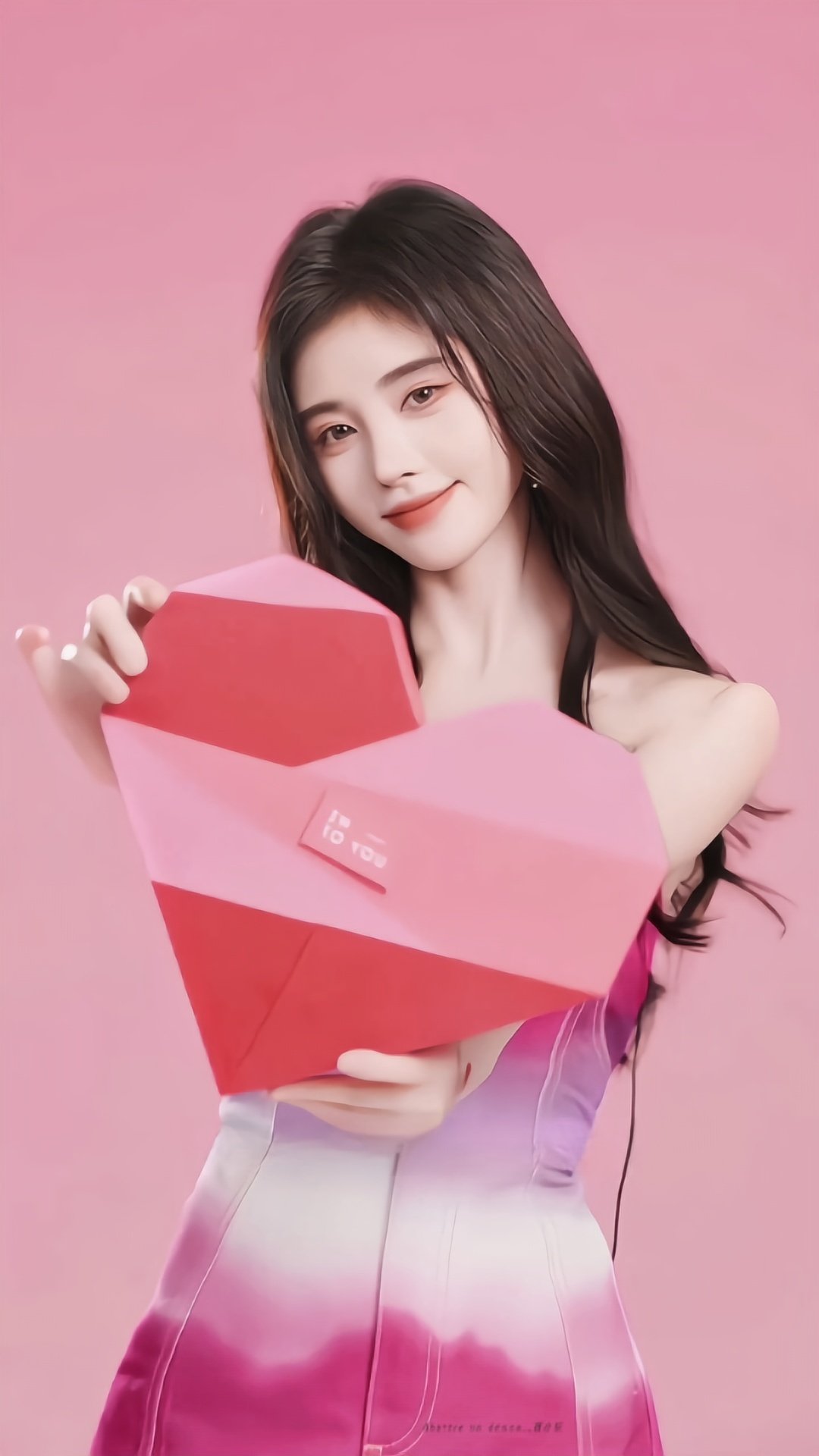 鞠婧祎渐变牛仔裙造型,美到我的心巴上!