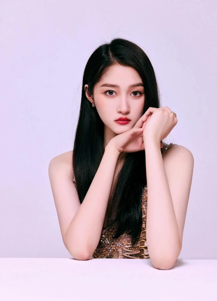 这大长腿太羡慕了呢,姐姐身材绝了～#关晓彤