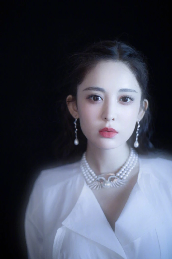 古力娜扎,白衣时尚甜美#古力娜扎