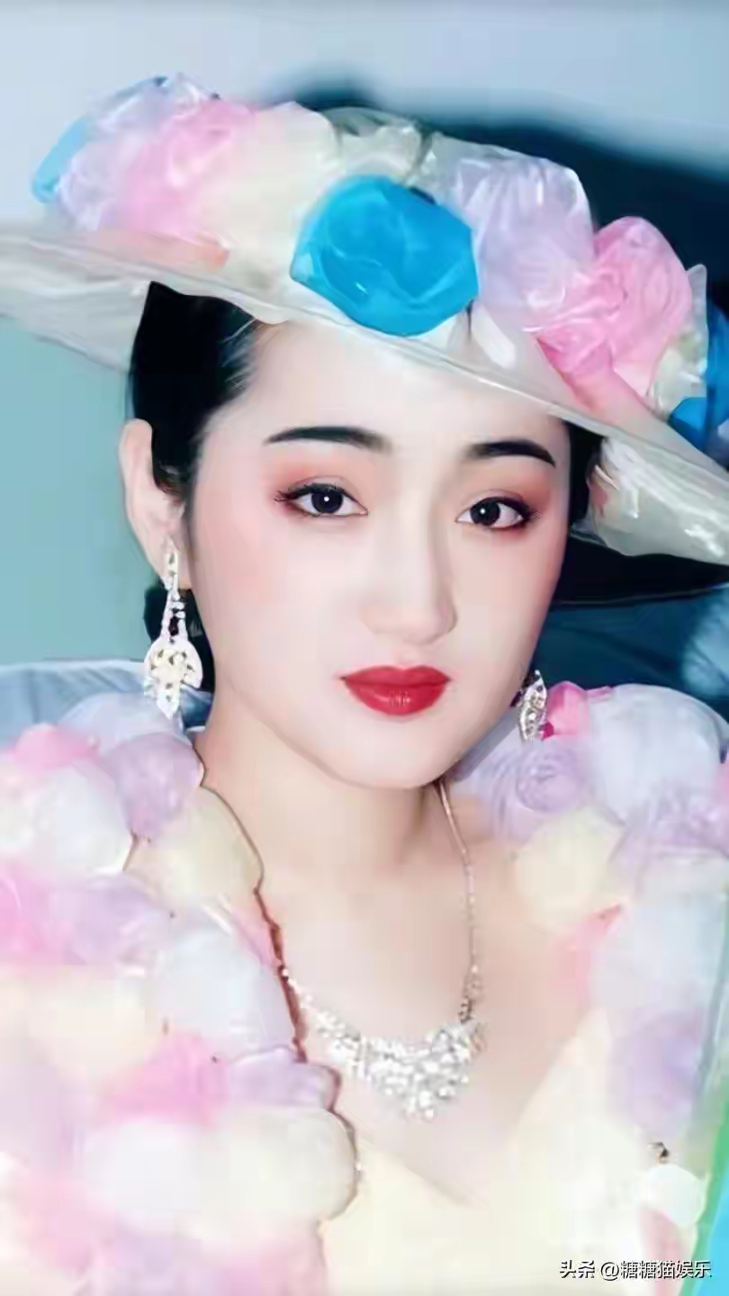 没和人红过脸 性格温柔得没治了 她的美不杨钰莹年轻时的照片杨钰莹