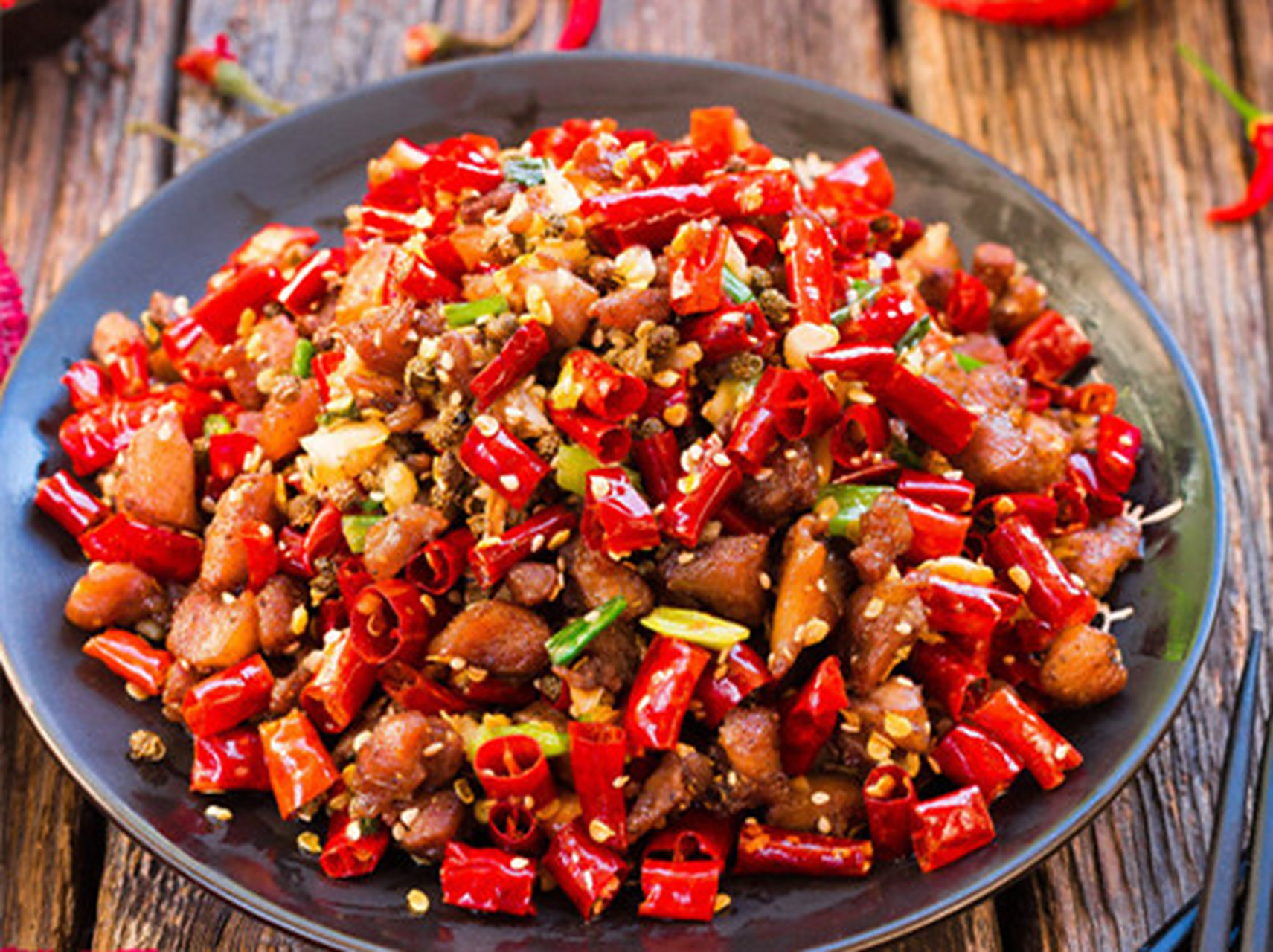 家常川菜山城辣子鸡 #亮出你的好厨艺# 食谱介绍: 山城辣子鸡是一道