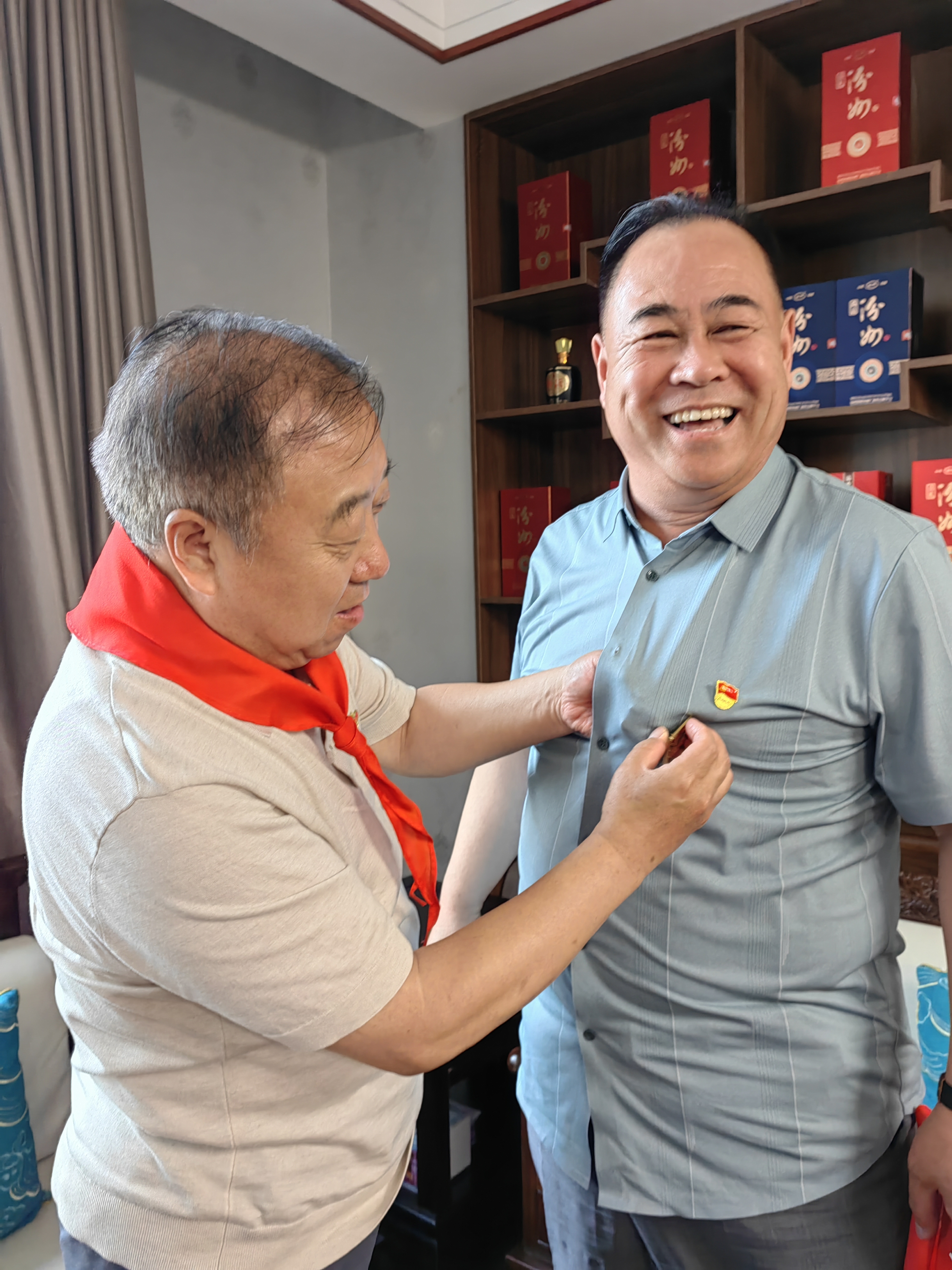【智慧碰撞点燃青春梦想】 aha校友圈携手得到同学节