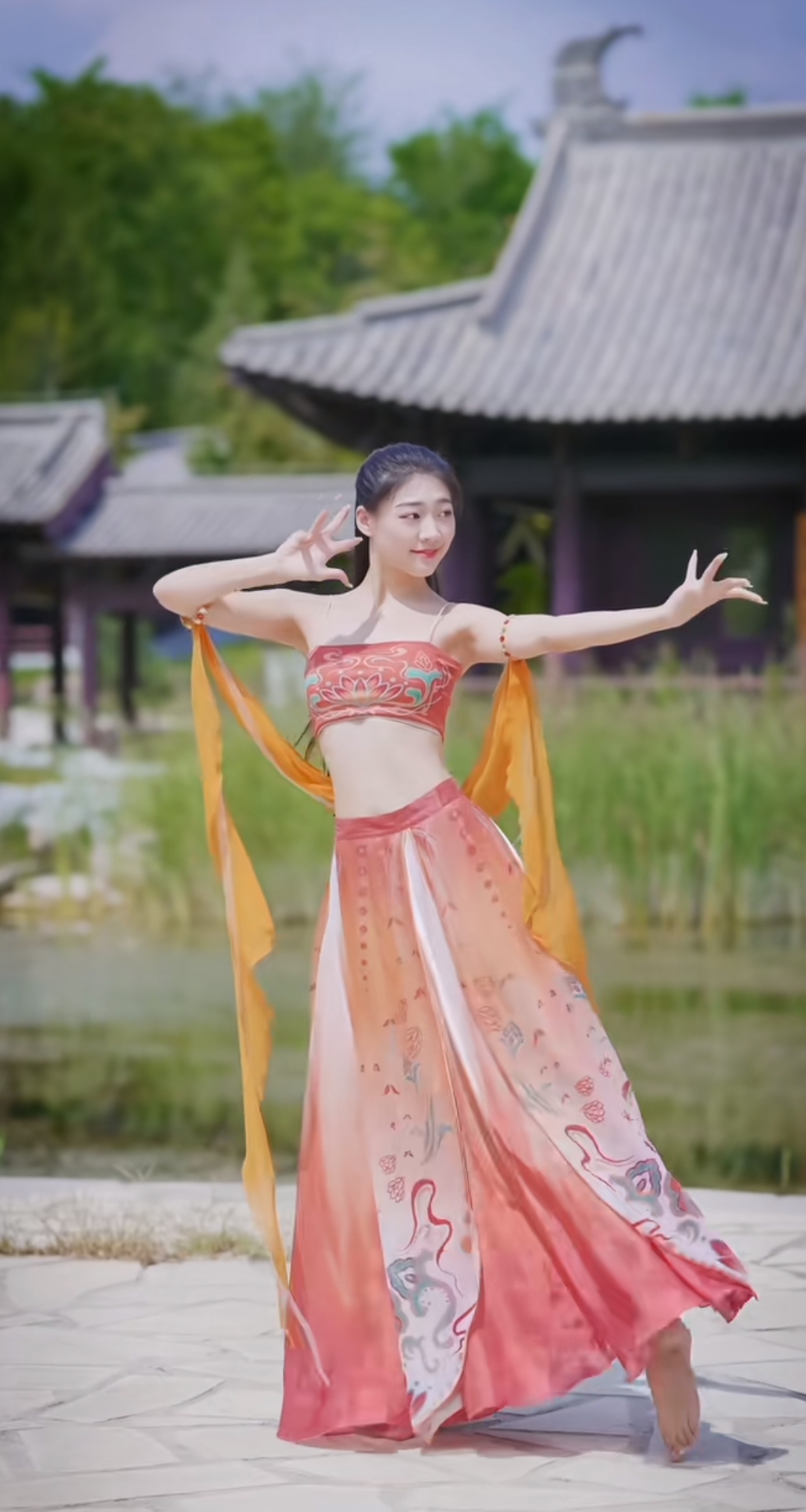 跌跌撞撞已经三十多岁了,不想长大也长大了,不想老也老了,人生总有