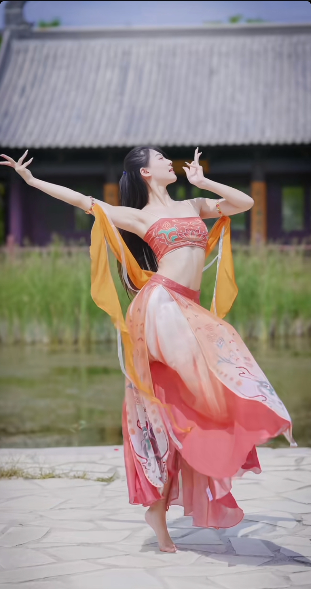 跌跌撞撞已经三十多岁了,不想长大也长大了,不想