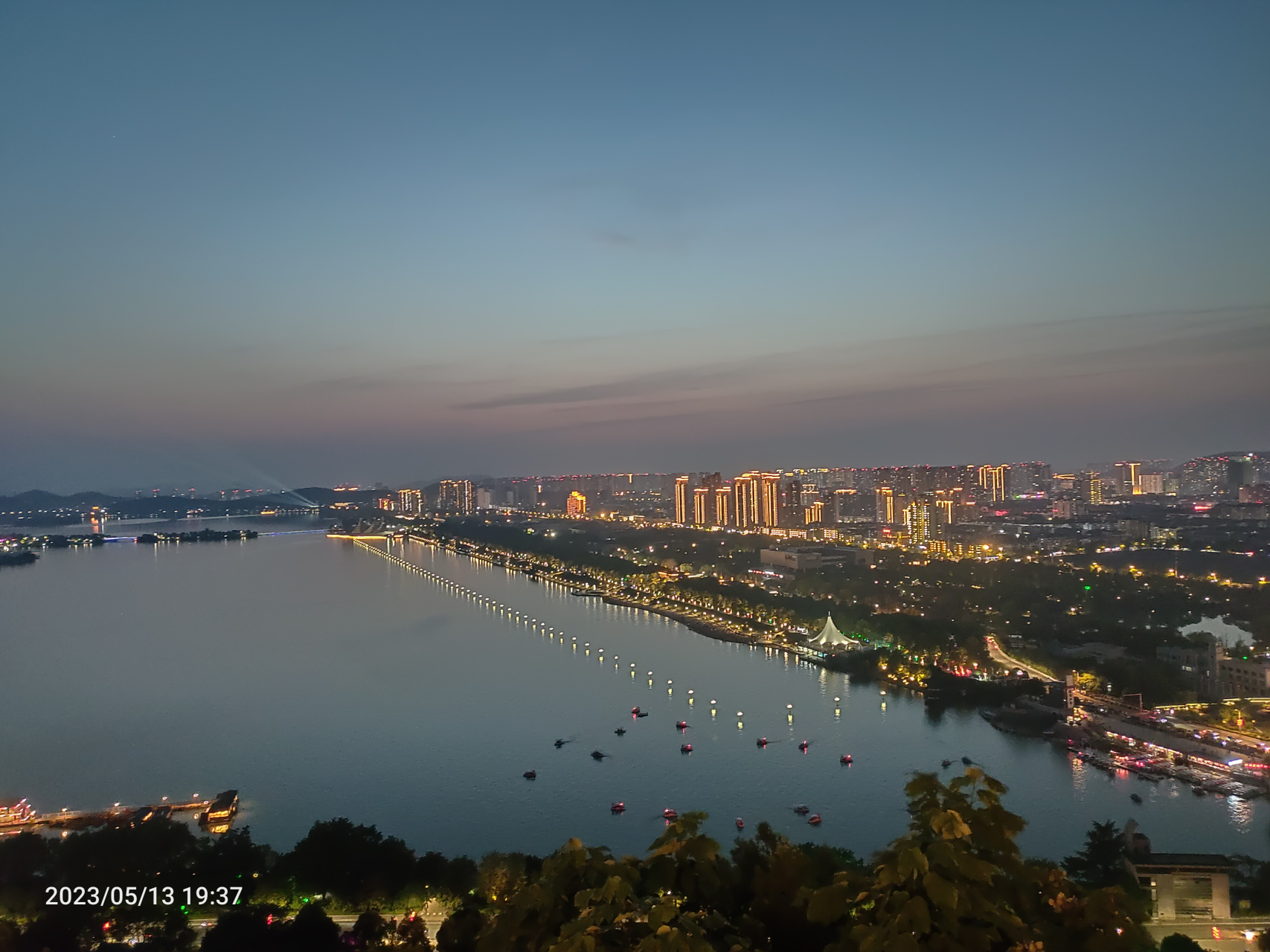 云龙山夜景图片图片