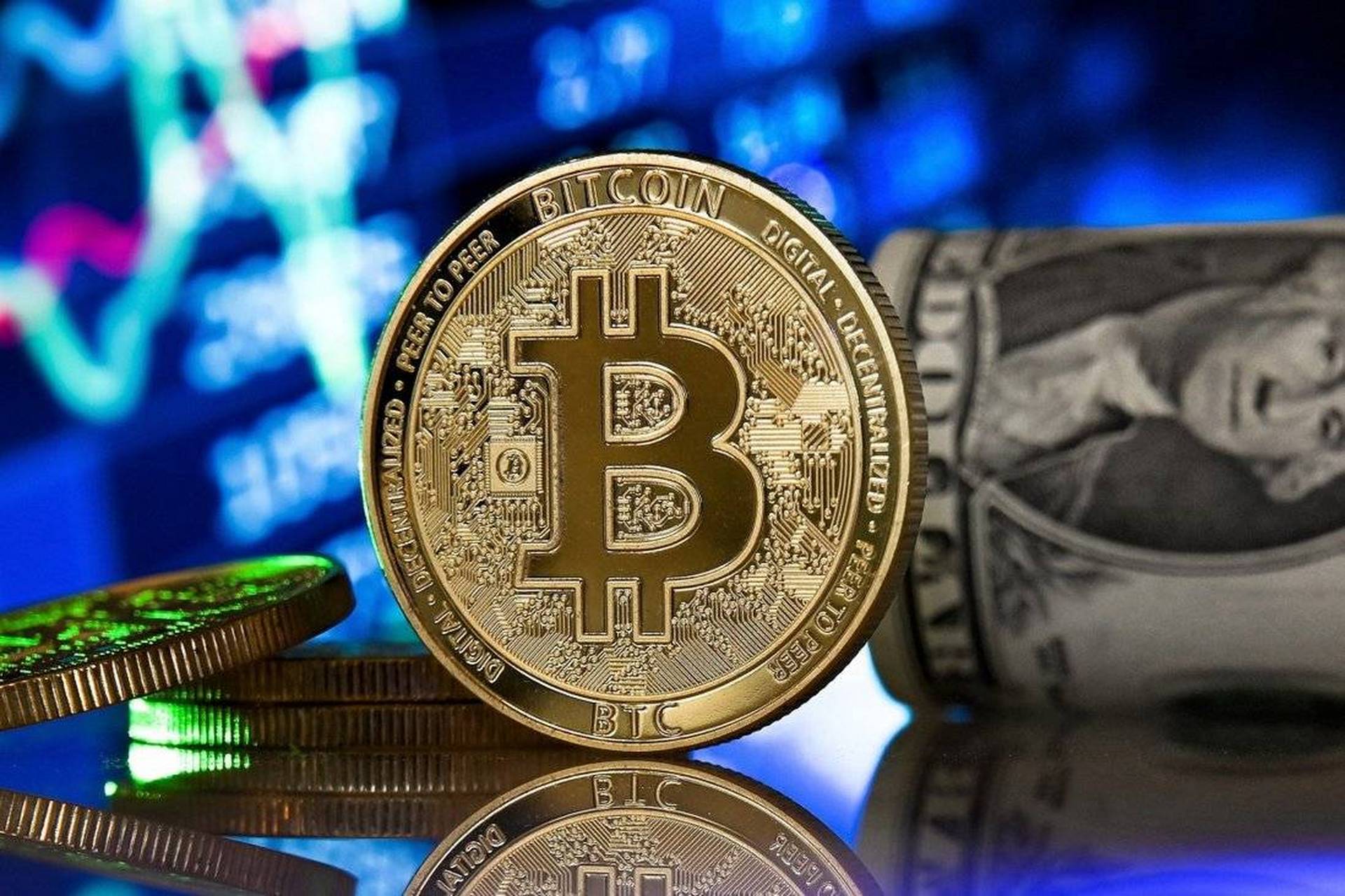 15年买了1000个比特币,2015年买了3000块的比特币