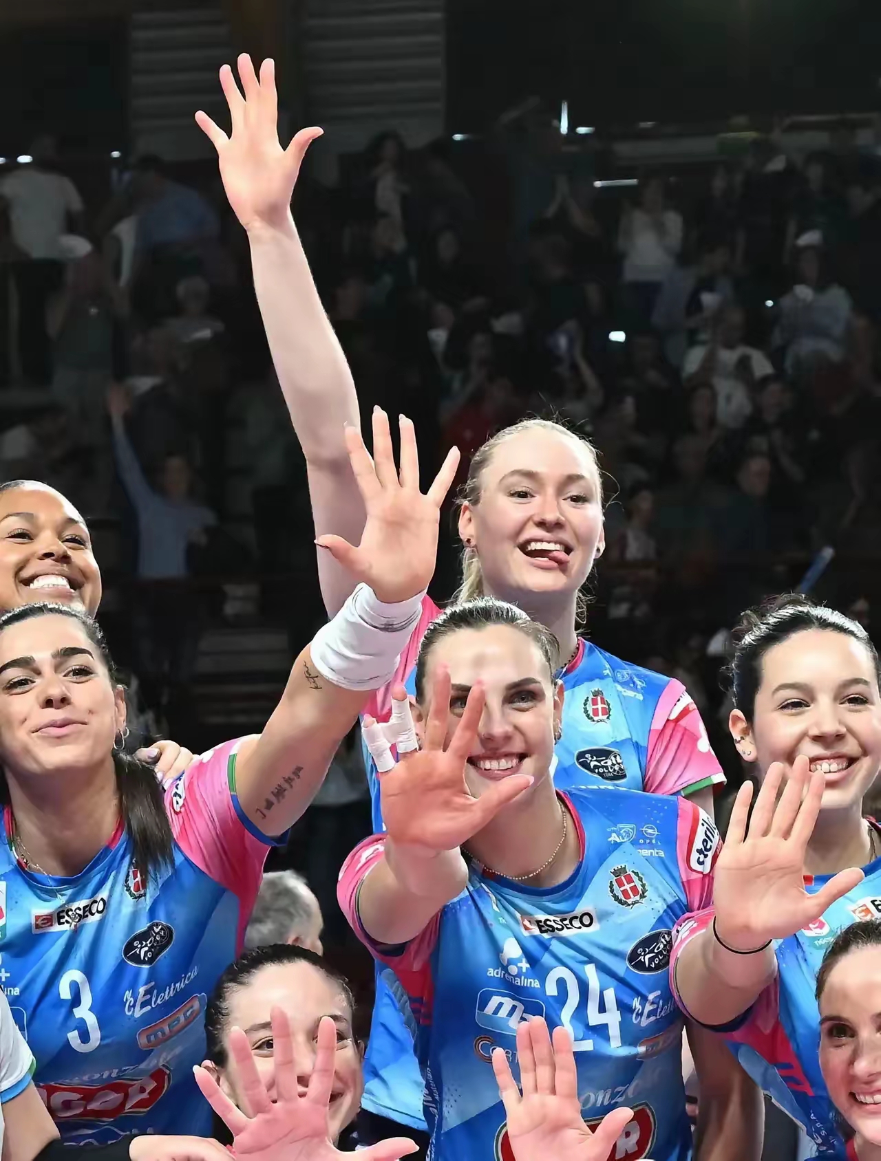 意大利女排甲级联赛半决赛,科内利亚诺女排对阵诺瓦拉女排的第二场