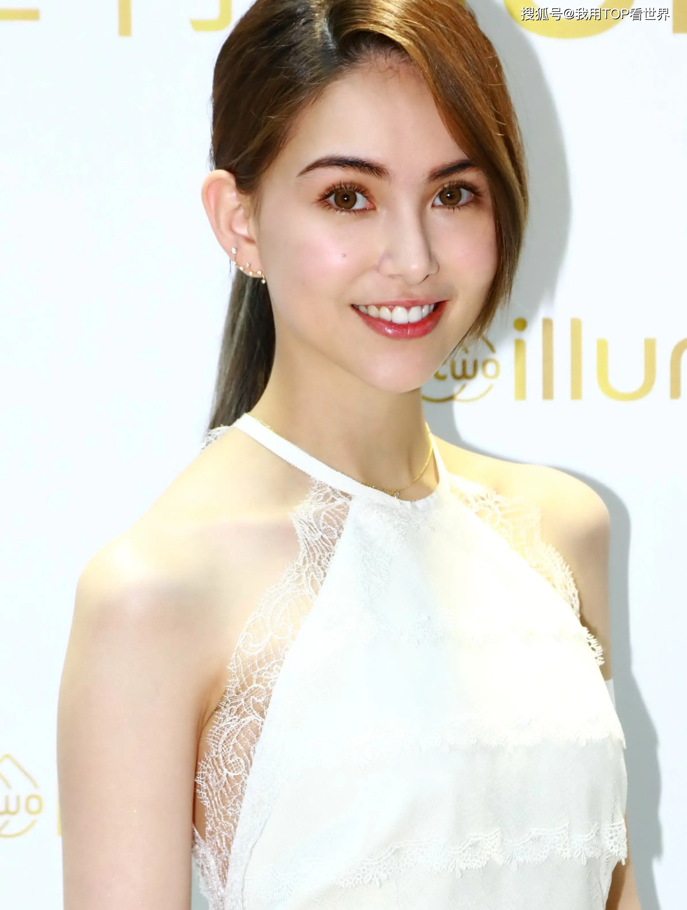 一觉昆凌天都塌 31岁昆凌青春靓丽,46岁周杰伦却现老态