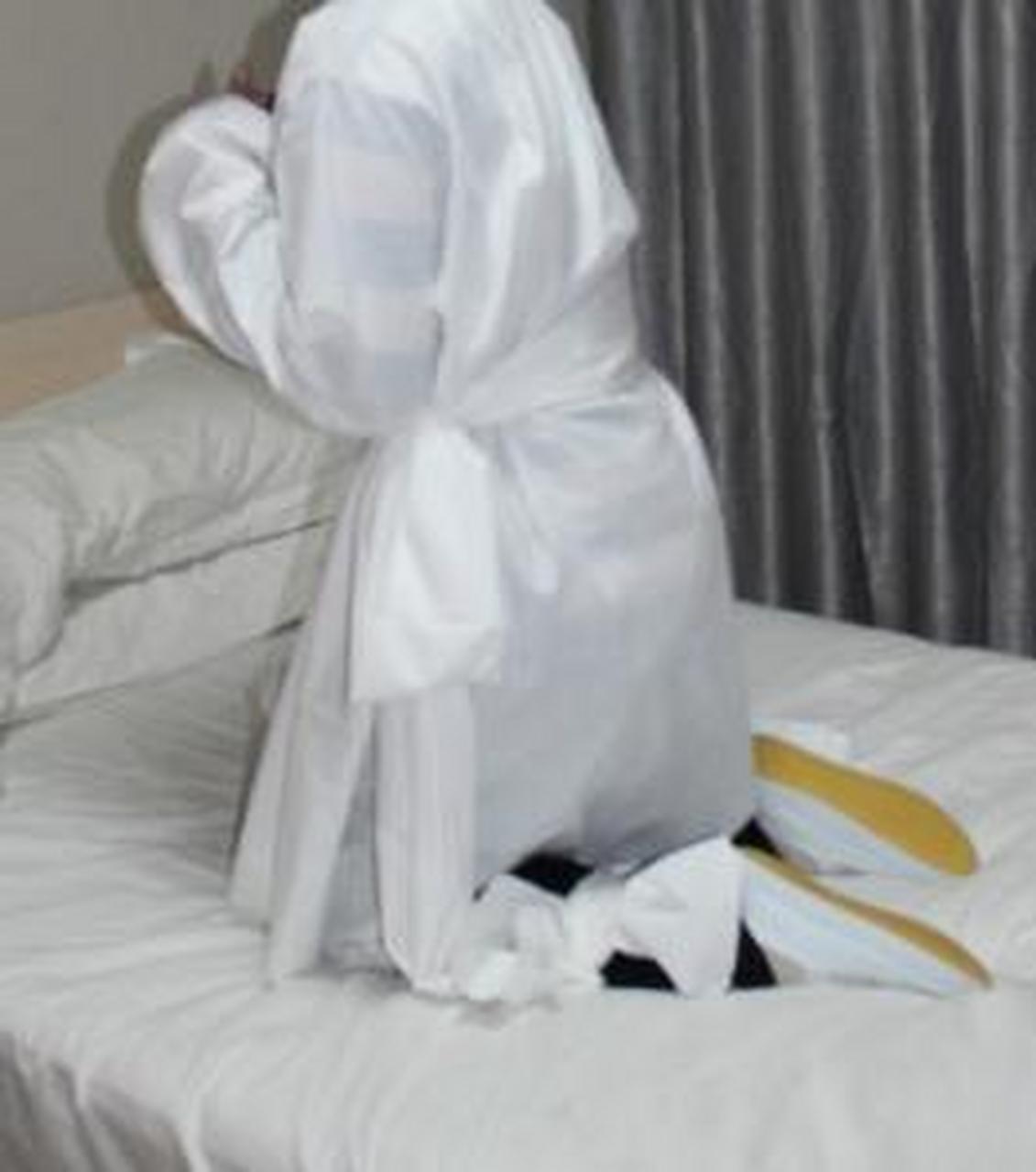 一身白重孝,也很美的