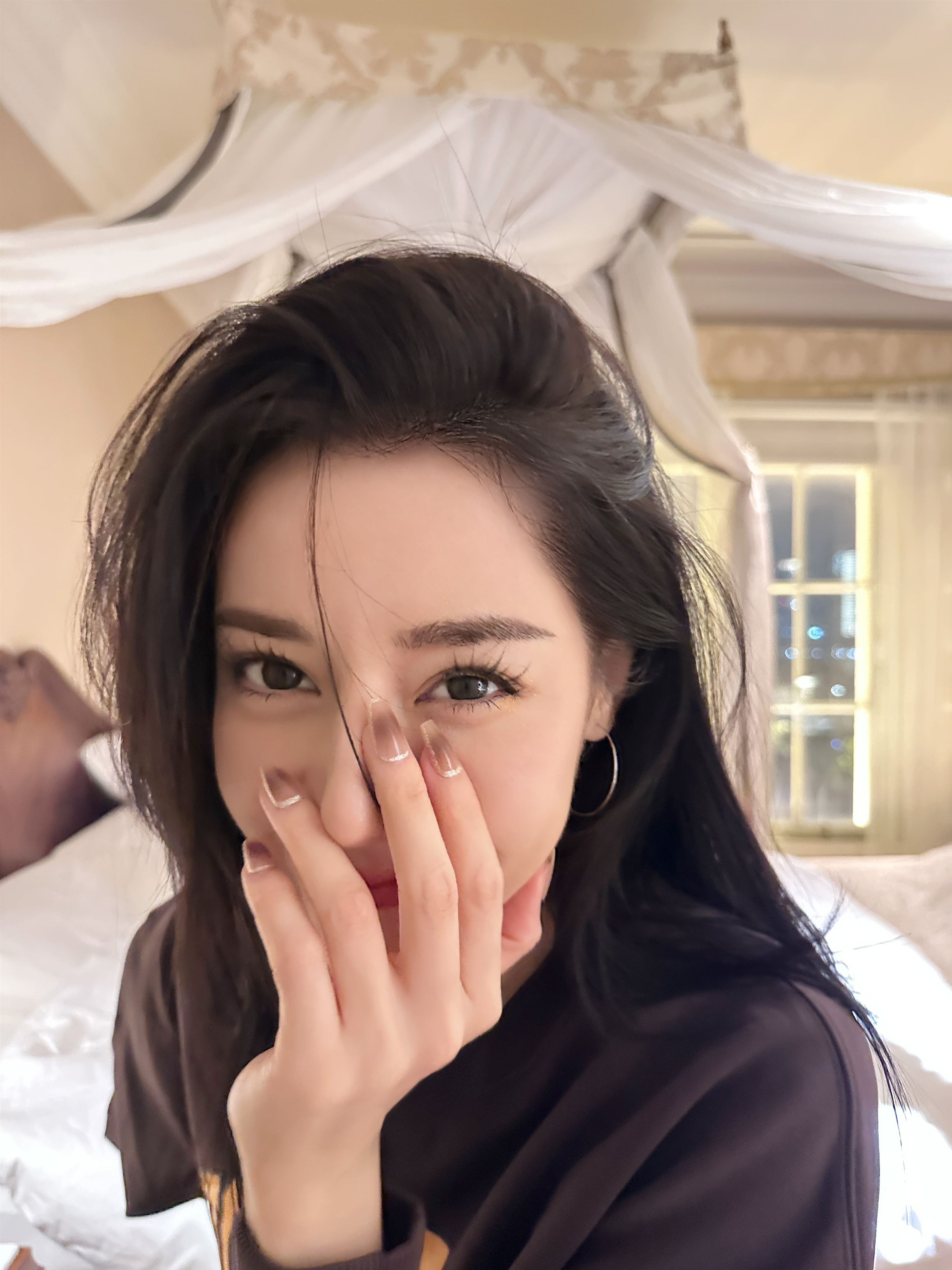 迪丽热巴的上司是杨幂怎么男女分不清? 不敬业.