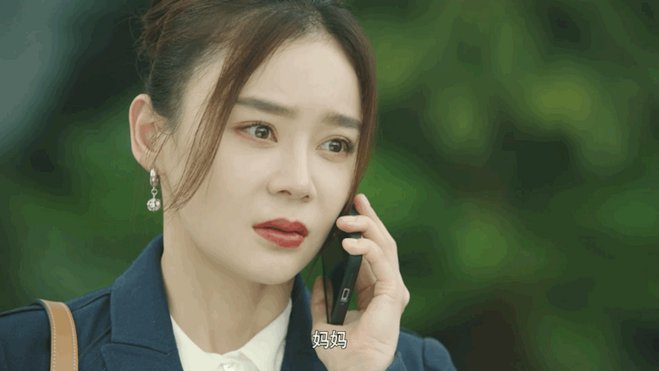 娱乐最前沿# 袁姗姗在新剧《妻子的新世界》中终于霸气的开始扇耳光