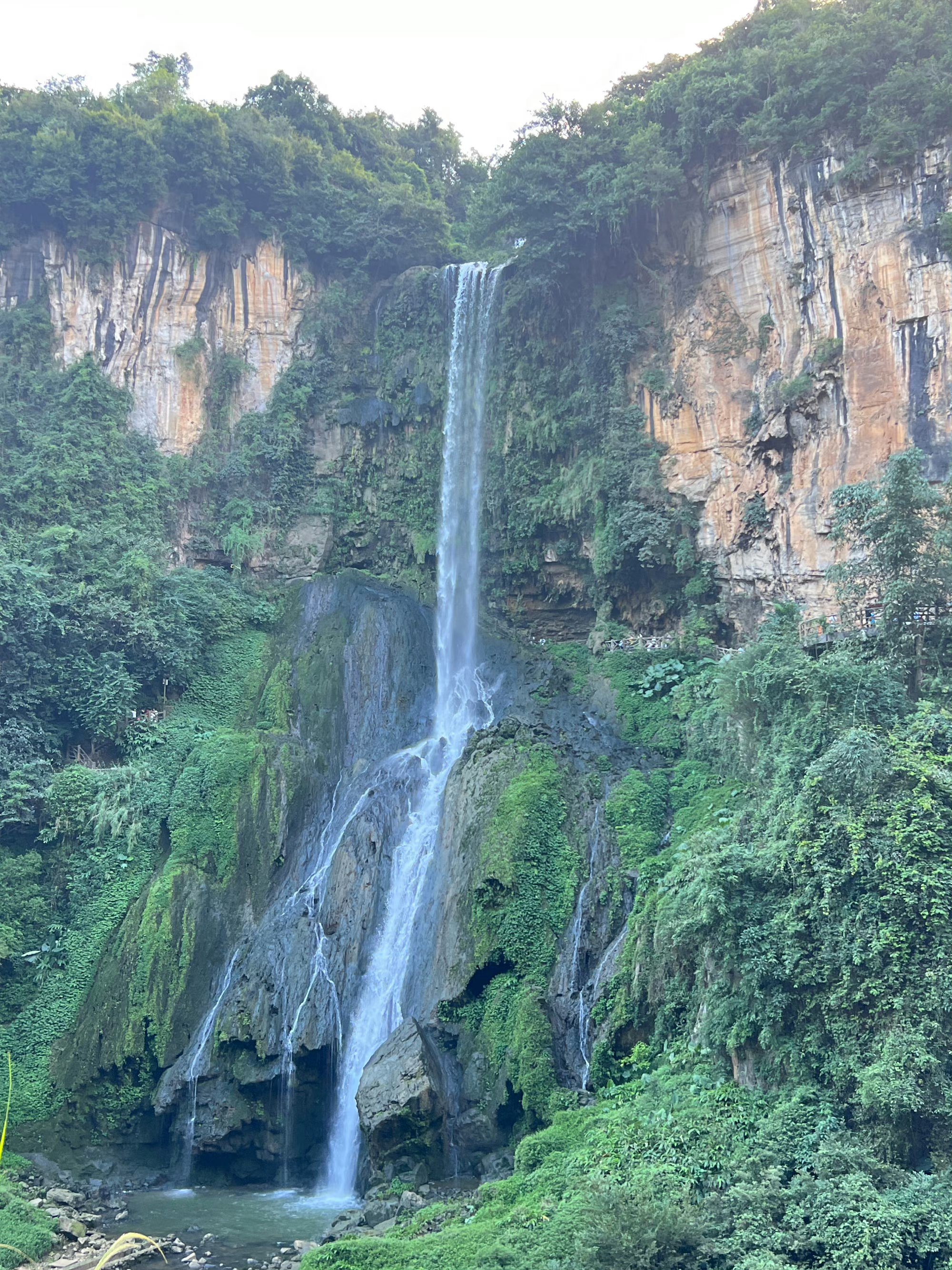 马岭河峡谷风景名胜区以世界上最壮观最美丽的城市大峡谷之名享誉