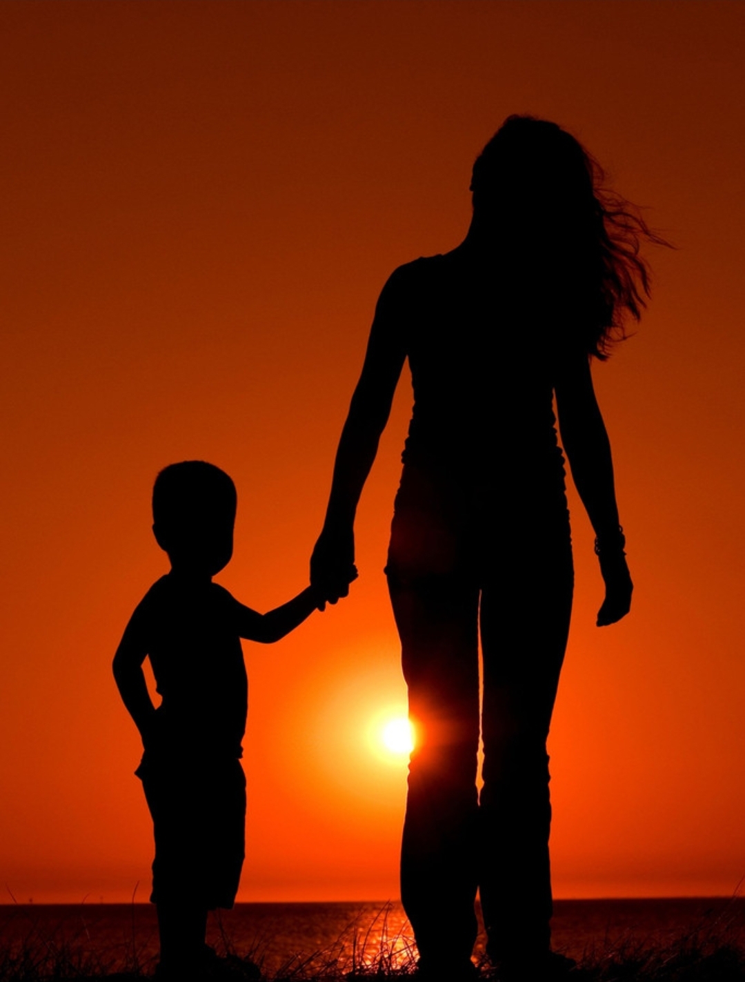 神奇的八大母子定律: 1. 当母亲越时髦,孩子会更加自信地面对生活. 2